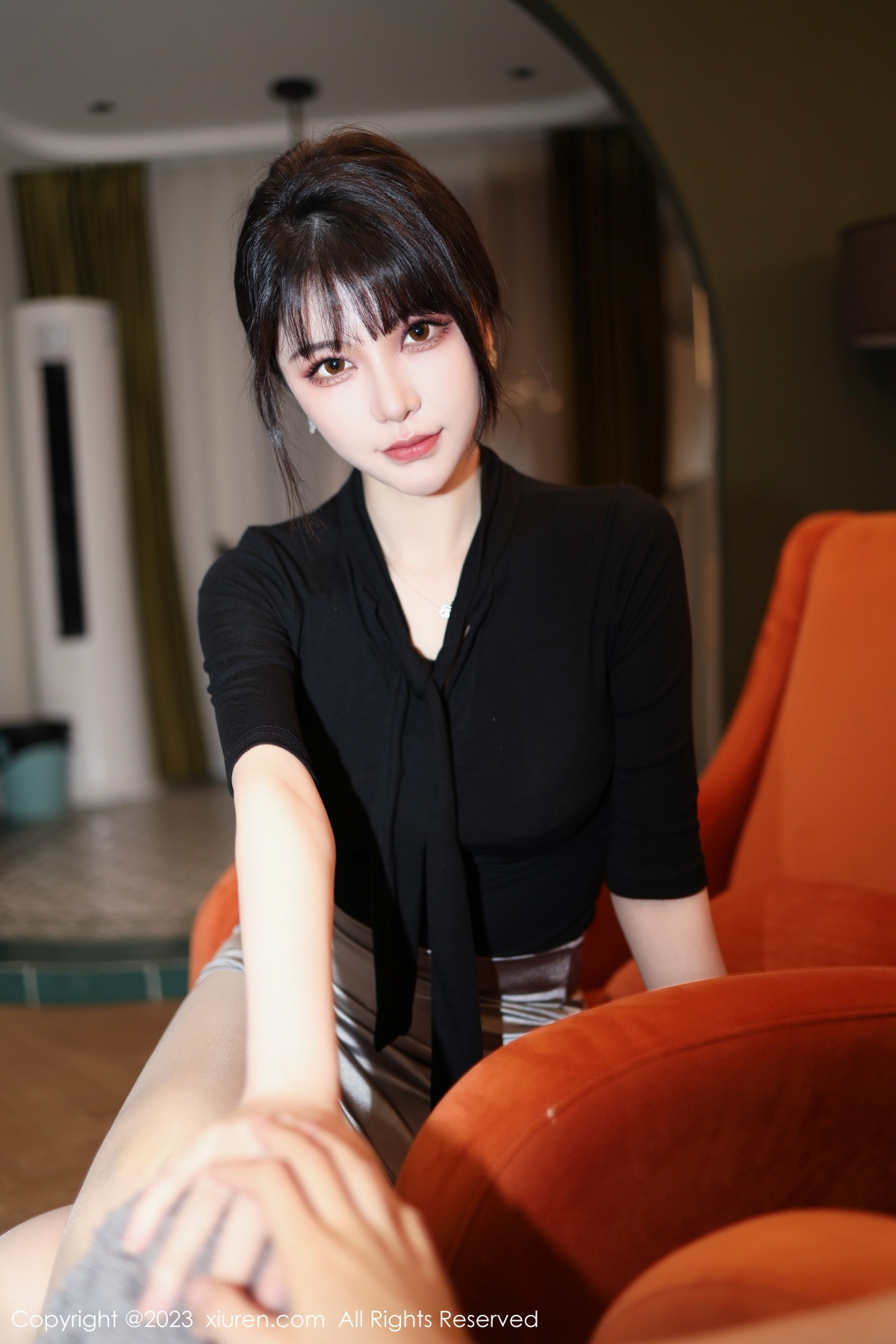 Xgyw.Net_XiuRen第6256期_模特桃桃子闺蜜剧情主题性感黑白丝袜系列秀美腿迷人诱惑写真85P
