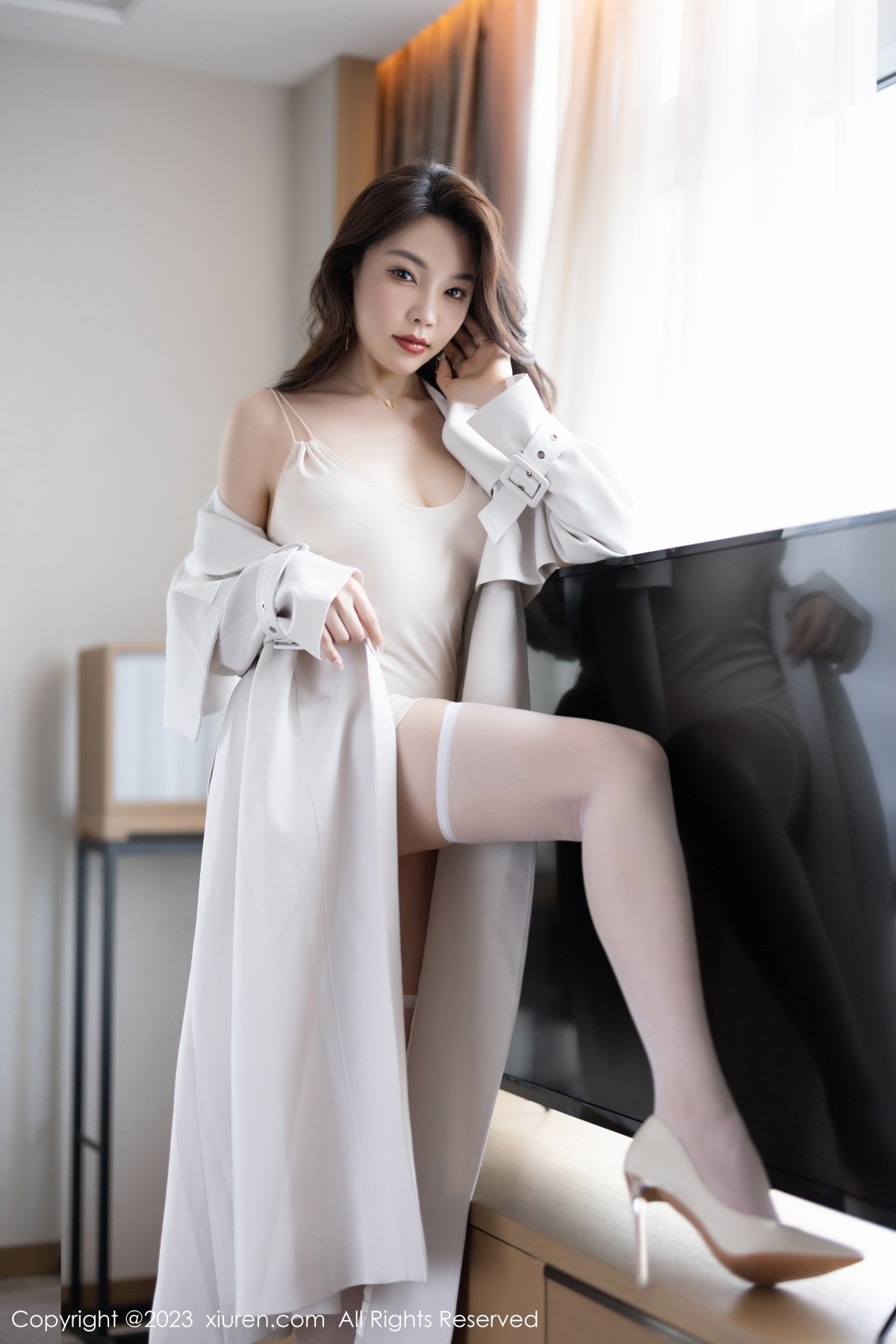 Xgyw.Net_XiuRen第6257期_女神徐莉芝Booty脱浅色外衣露白色轻透上衣秀曼妙身材诱惑写真85P