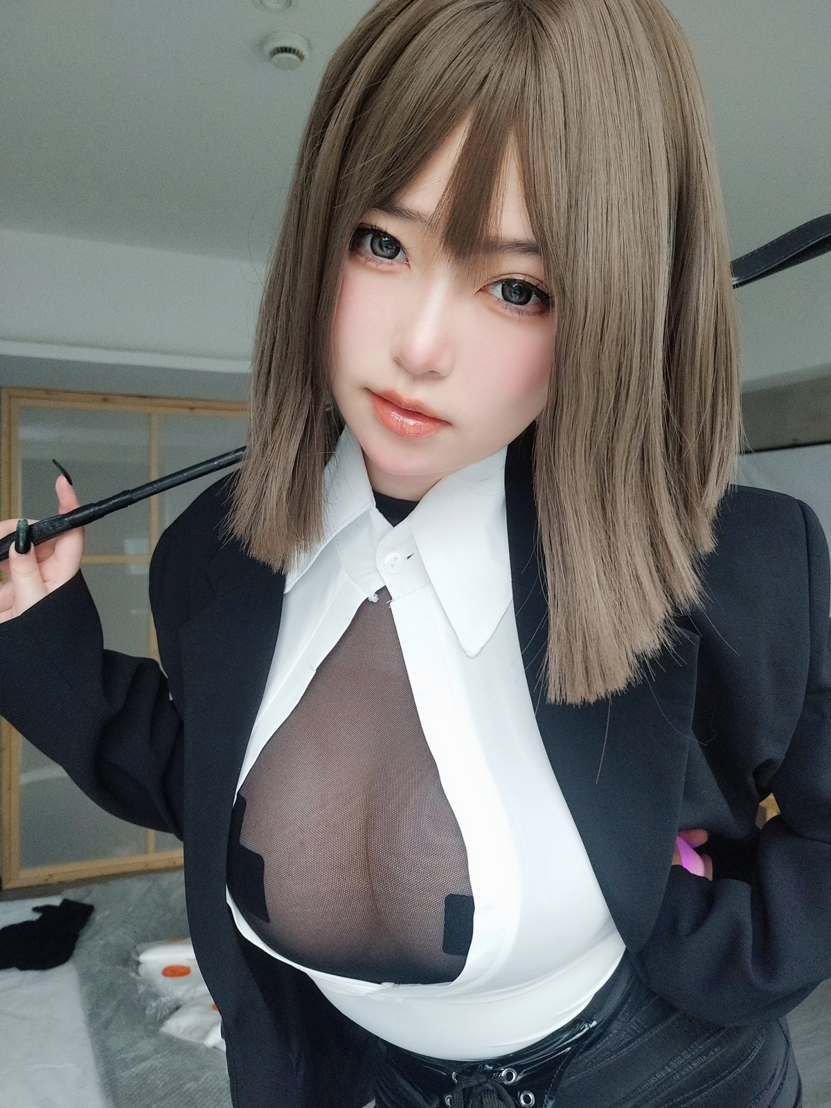 Xgyw.Net_Coser妹子女主K大胆的秘书主题脱OL制服露薄透内衣秀豪乳遮点极致诱惑写真107P