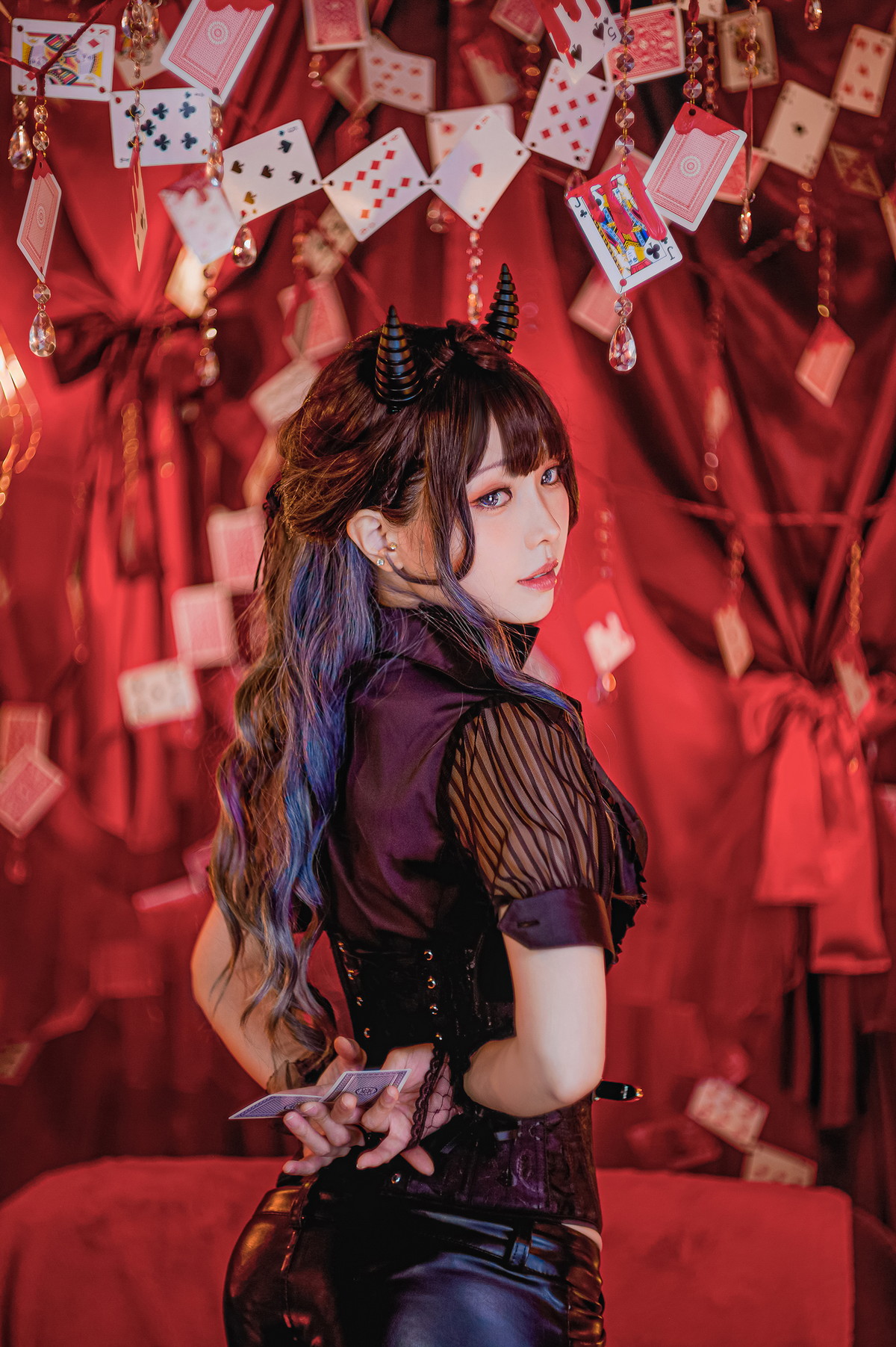 Xgyw.Net_Coser妹子Ely_eee-Devil Croupier主题性感黑色低胸服饰配黑皮短裙完美诱惑写真31P