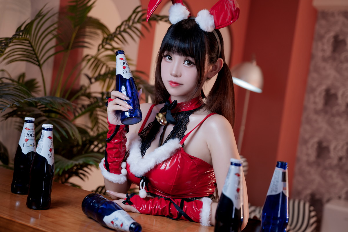 Xgyw.Net_网络美女miko酱ww圣诞兔兔主题红色皮质圣诞装配黑丝吊袜秀完美身材诱惑写真40P
