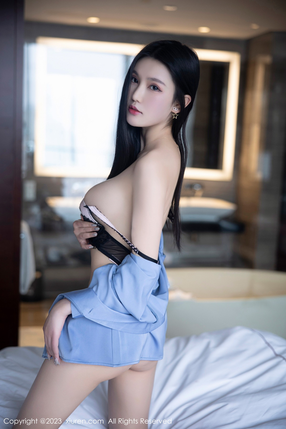 Xgyw.Net_XiuRen第6254期_新人模特圆圆酱性感Ol装扮露黑色蕾丝内衣配原色丝袜诱惑写真86P