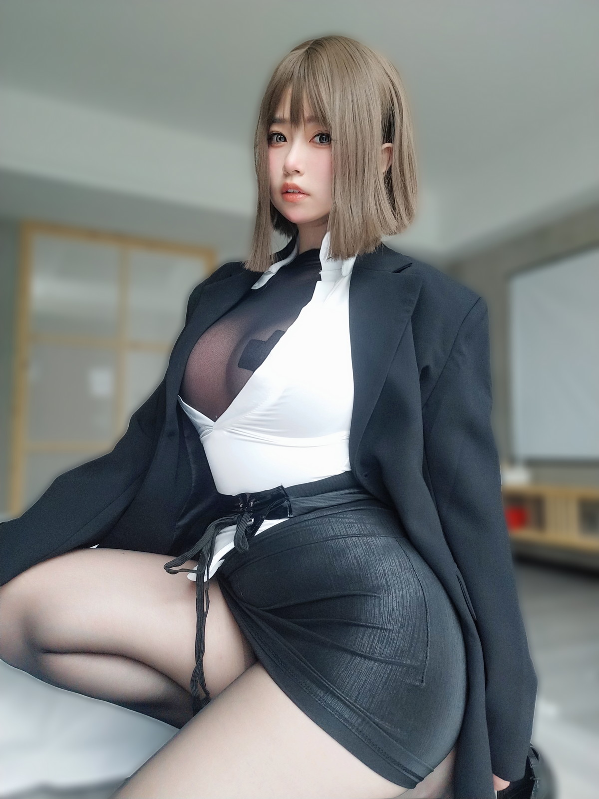 Xgyw.Net_Coser妹子女主K大胆的秘书主题脱OL制服露薄透内衣秀豪乳遮点极致诱惑写真107P