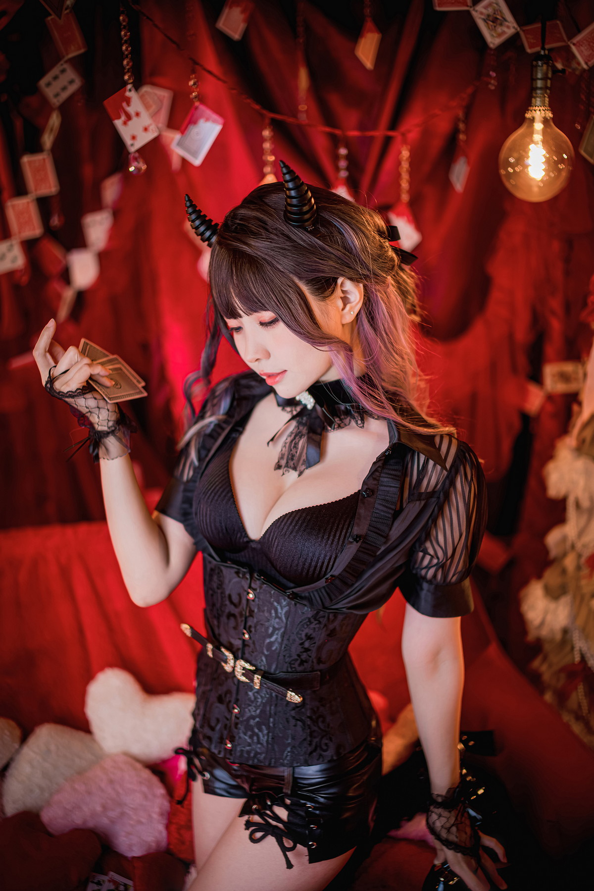 Xgyw.Net_Coser妹子Ely_eee-Devil Croupier主题性感黑色低胸服饰配黑皮短裙完美诱惑写真31P