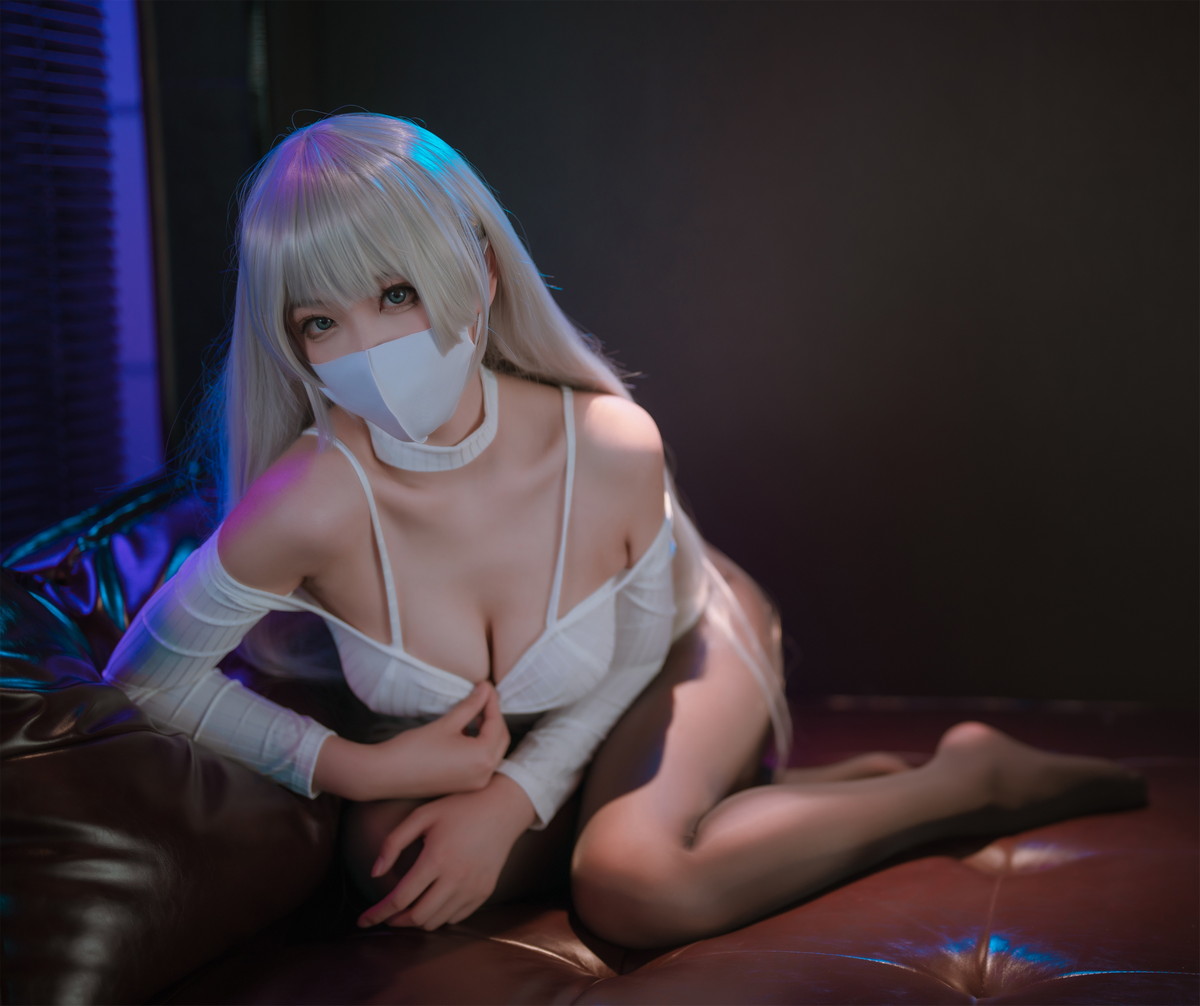 Xgyw.Net_网络美女轩萧学姐高开叉运动鞋主题性感白色高叉连体衣配超薄黑丝诱惑写真68P