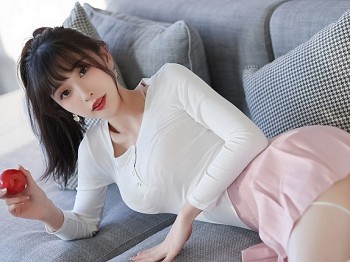 XiuRen第6263期_车模林星阑白色上衣配粉色短裙露性感内衣秀曼妙身材骚扰写真85P
