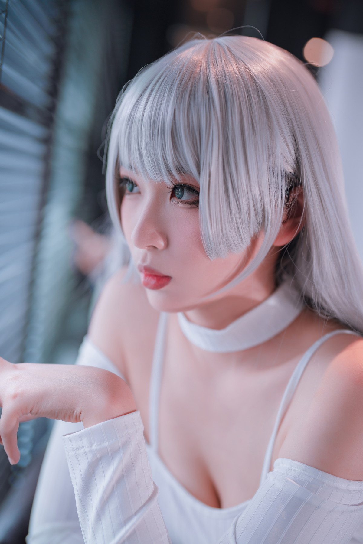 Xgyw.Net_网络美女轩萧学姐高开叉运动鞋主题性感白色高叉连体衣配超薄黑丝诱惑写真68P