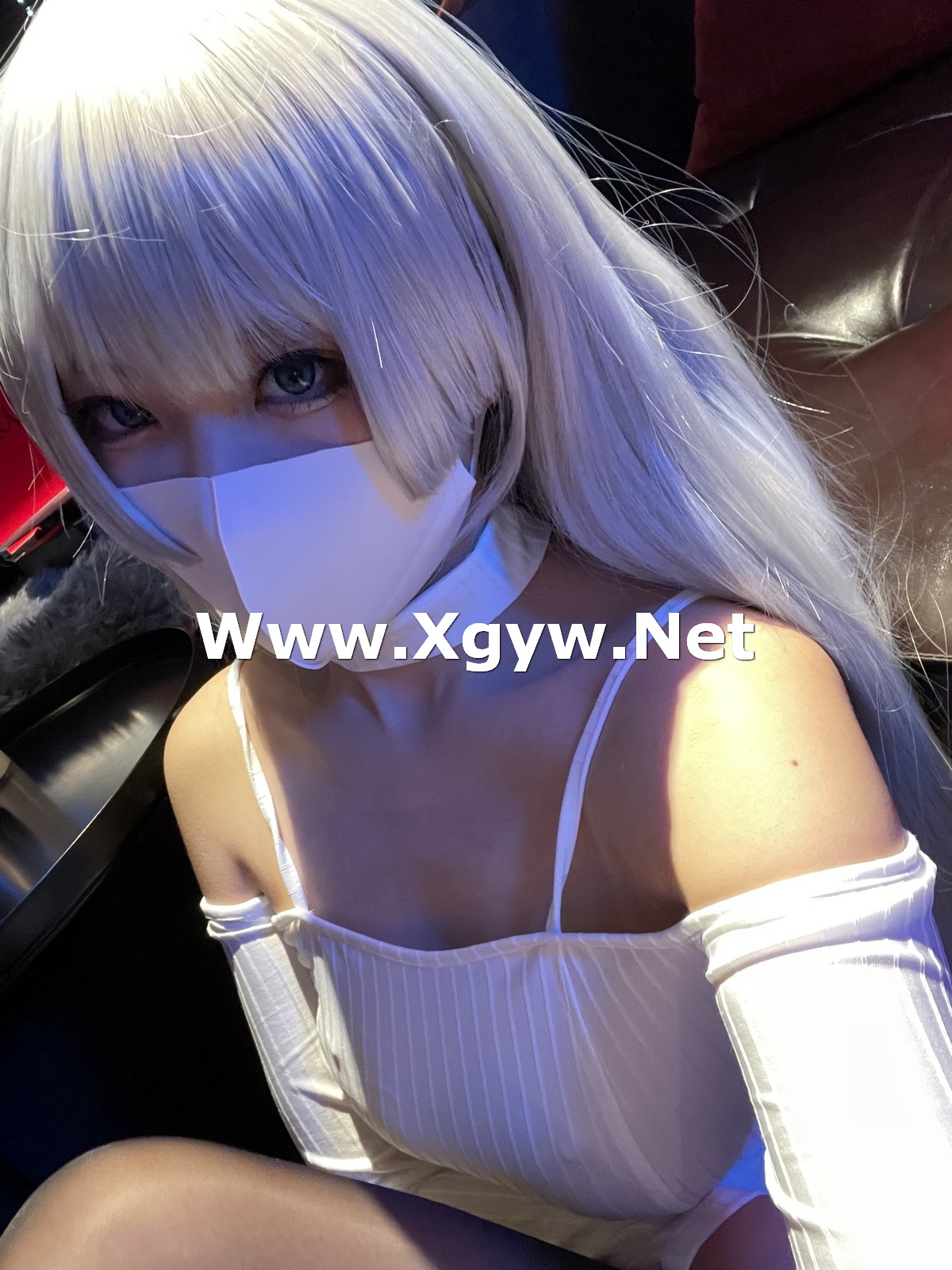 Xgyw.Net_网络美女轩萧学姐高开叉运动鞋主题性感白色高叉连体衣配超薄黑丝诱惑写真68P