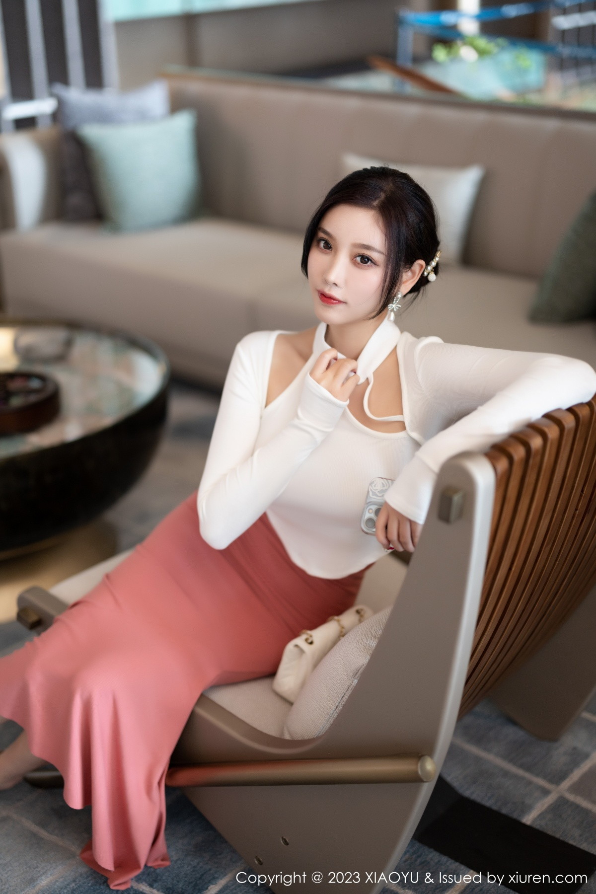 Xgyw.Net_[XiaoYu画语界]Vol.965_女神杨晨晨Yome白色上衣配淡红长裙露吊坠内衣完美诱惑写真91P