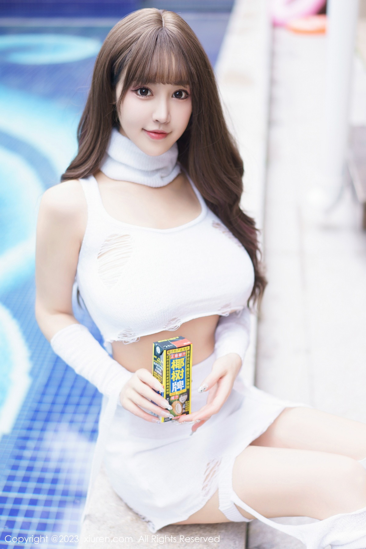 Xgyw.Net_XiuRen第6261期_女神朱可儿Flora白色短款上衣配短裙秀雪峰美臀丰满诱惑写真80P