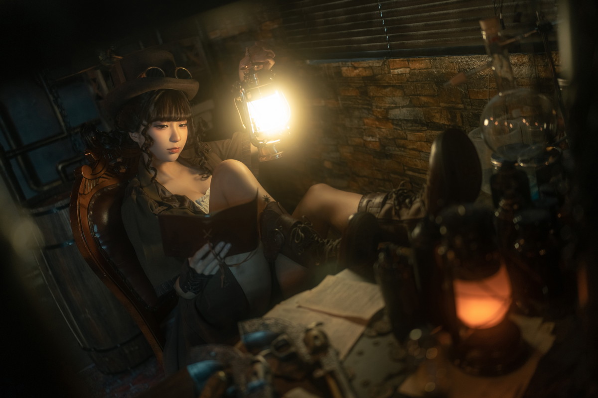 Xgyw.Net_Coser妹子女主K恶魔主题性感黑色薄透连体内衣配黑丝吊袜秀豪乳翘臀诱惑写真43P