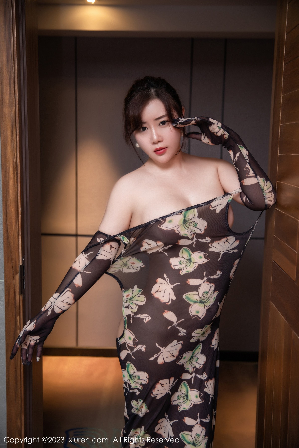 Xgyw.Net_XiuRen第6266期_模特文芮jeninfer性感黑色皮质服配超薄黑丝秀完美身材诱惑写真61P