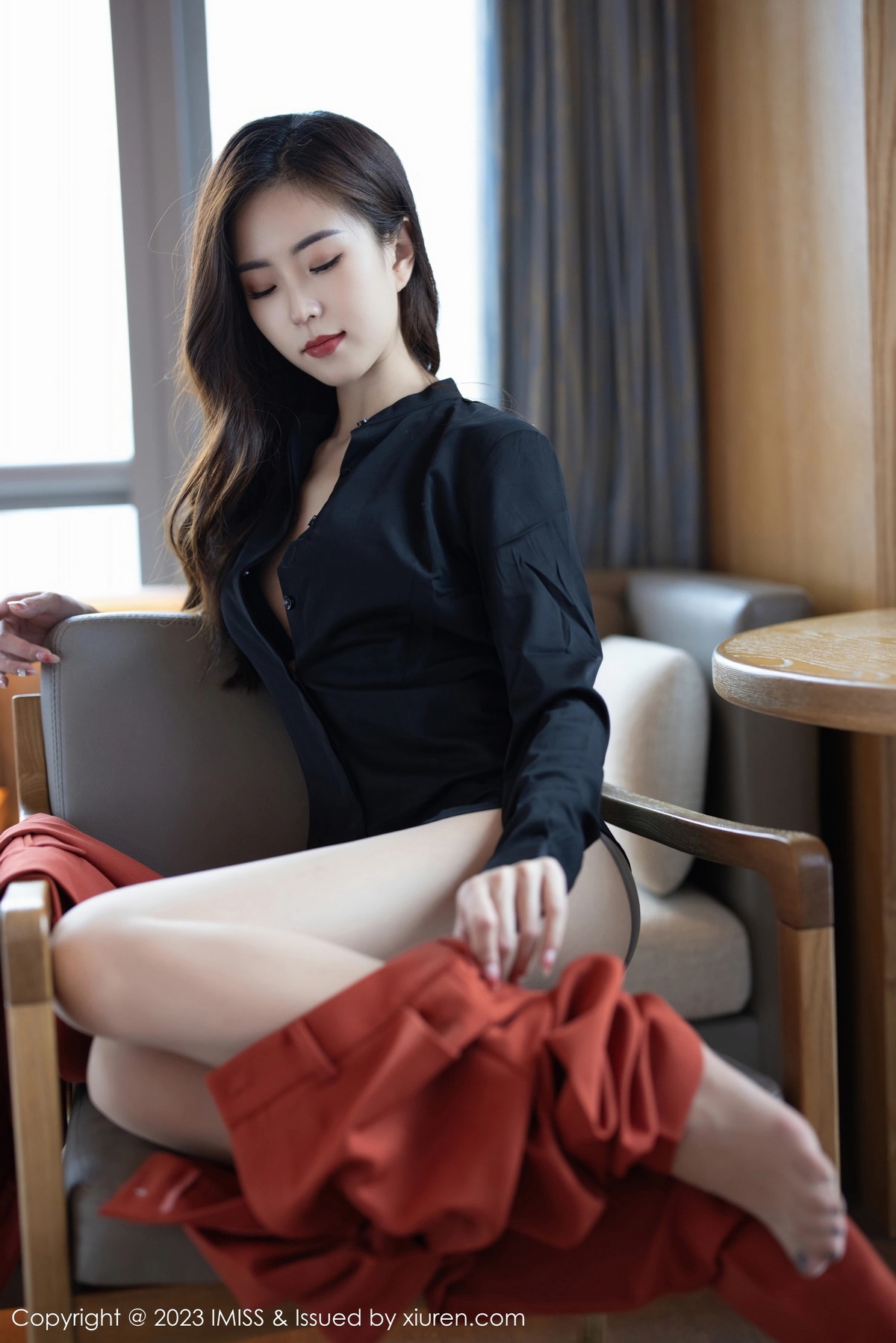 Xgyw.Net_[IMISS爱蜜社]Vol.717_模特杨紫嫣candy脱职场OL露性感黑色内衣原色丝袜迷人诱惑写真64P
