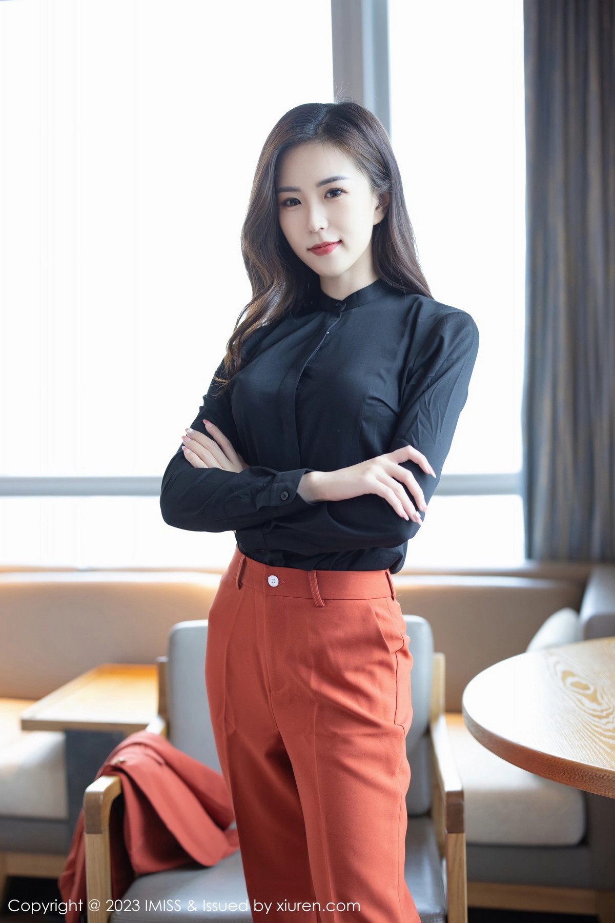 Xgyw.Net_[IMISS爱蜜社]Vol.717_模特杨紫嫣candy脱职场OL露性感黑色内衣原色丝袜迷人诱惑写真64P