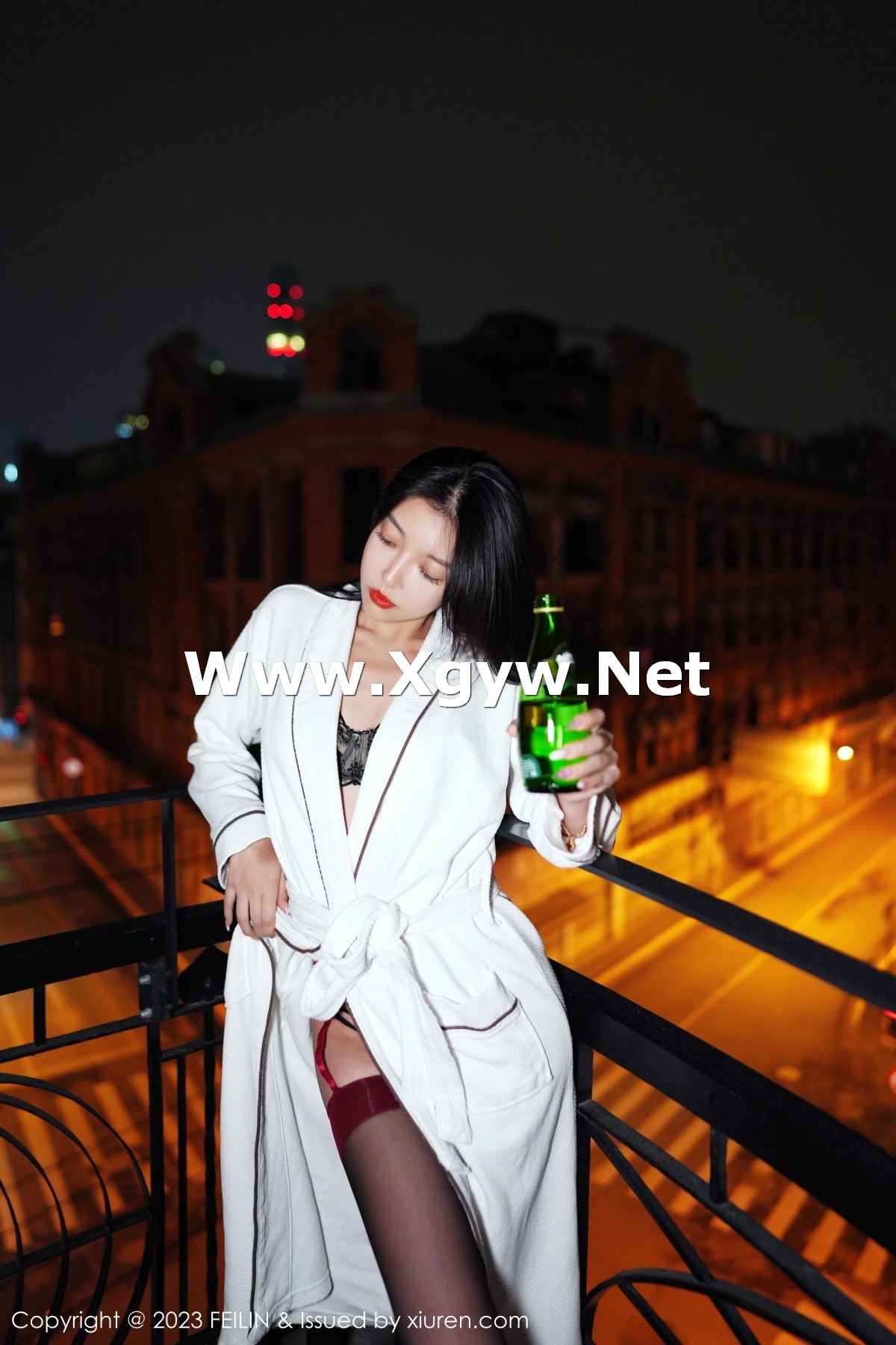 Xgyw.Net_[FeiLin嗲囡囡]VOL.464_女神冯木木LRIS私房脱白色睡袍露黑色内衣配黑丝吊袜诱惑写真89P