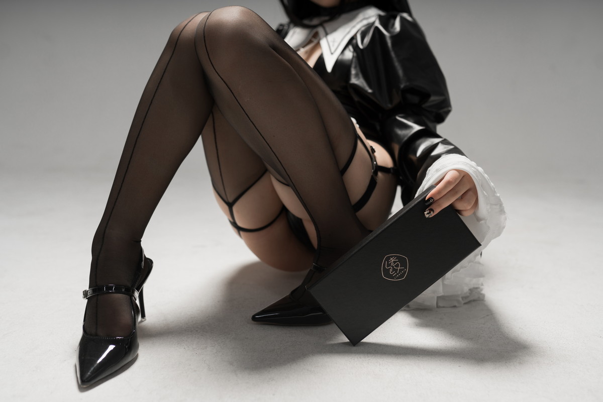 Xgyw.Net_网络美女花铃杀戮修女主题性感黑色皮质修女服饰配黑丝吊袜秀美腿诱惑写真89P