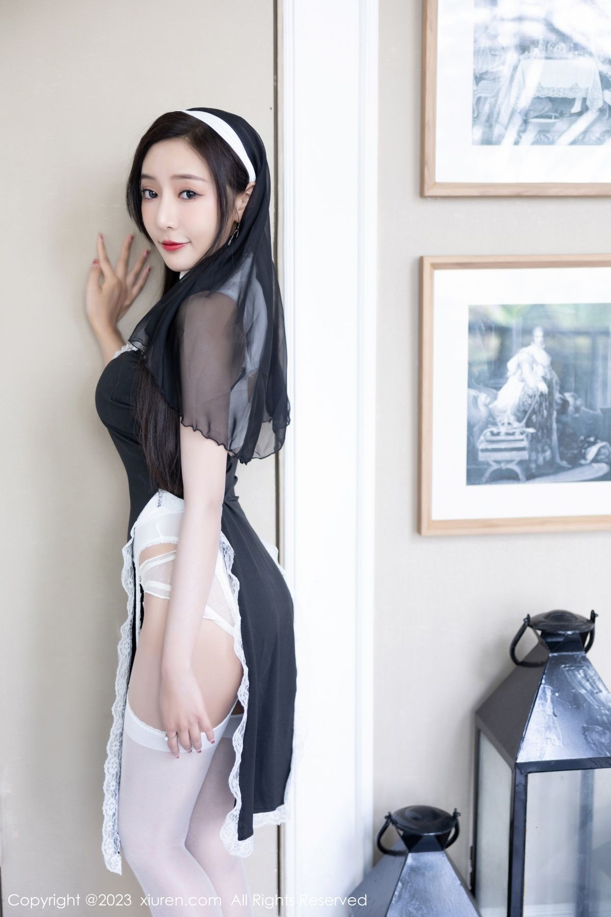 Xgyw.Net_XiuRen第6284期_女神王馨瑶yanni私房半脱露白色蕾丝内衣配白丝吊袜惹火诱惑写真81P