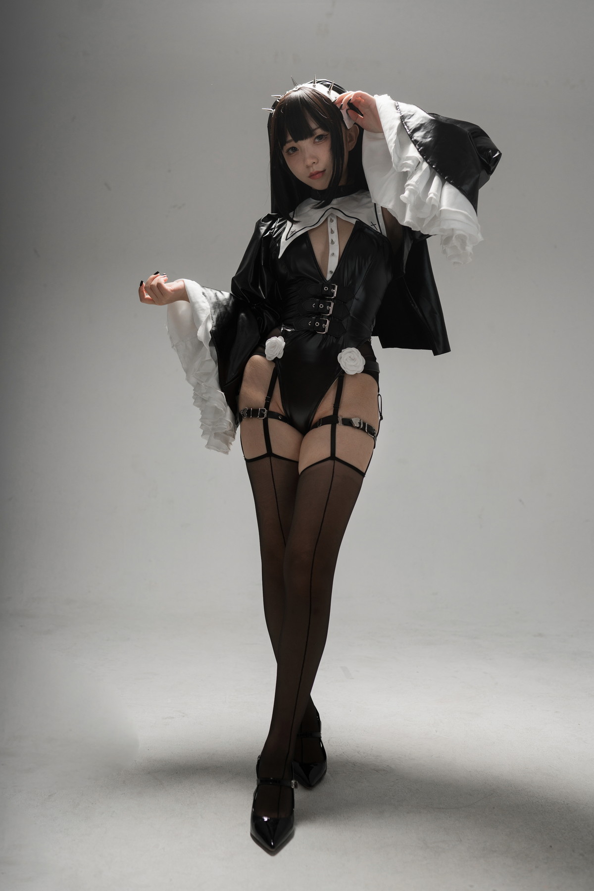 Xgyw.Net_网络美女花铃杀戮修女主题性感黑色皮质修女服饰配黑丝吊袜秀美腿诱惑写真89P