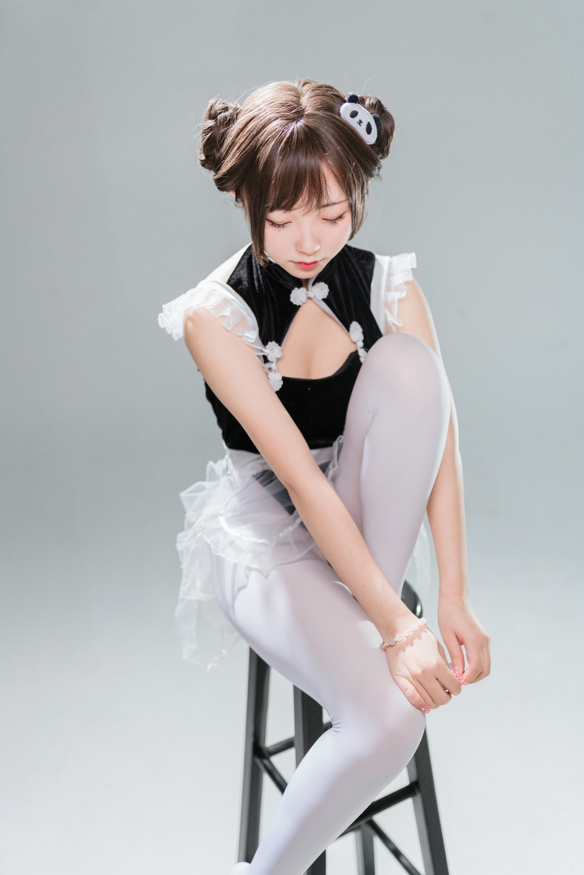 Xgyw.Net_网络美女花铃高叉小熊猫主题私房性感黑色高叉连体衣配白丝裤袜迷人诱惑写真85P