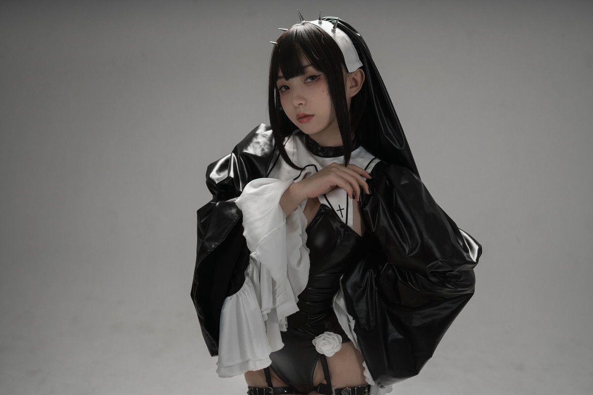 Xgyw.Net_网络美女花铃杀戮修女主题性感黑色皮质修女服饰配黑丝吊袜秀美腿诱惑写真89P