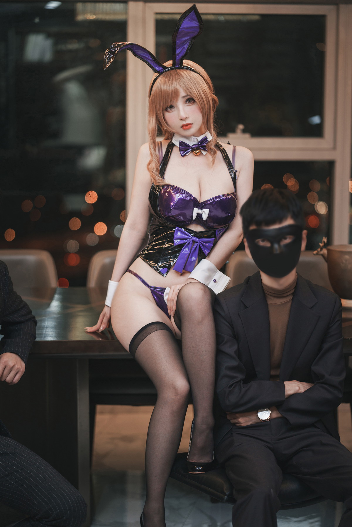 Xgyw.Net_网络美女rioko凉凉子兔女郎人妻主题居家沙发上脱牛仔裤露蕾丝内裤诱惑写真30P
