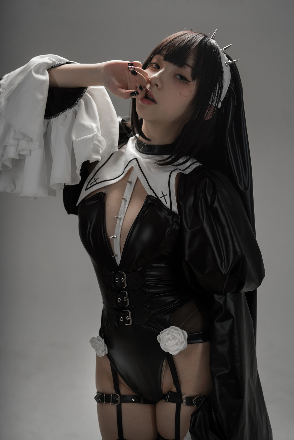 Xgyw.Net_网络美女花铃杀戮修女主题性感黑色皮质修女服饰配黑丝吊袜秀美腿诱惑写真89P