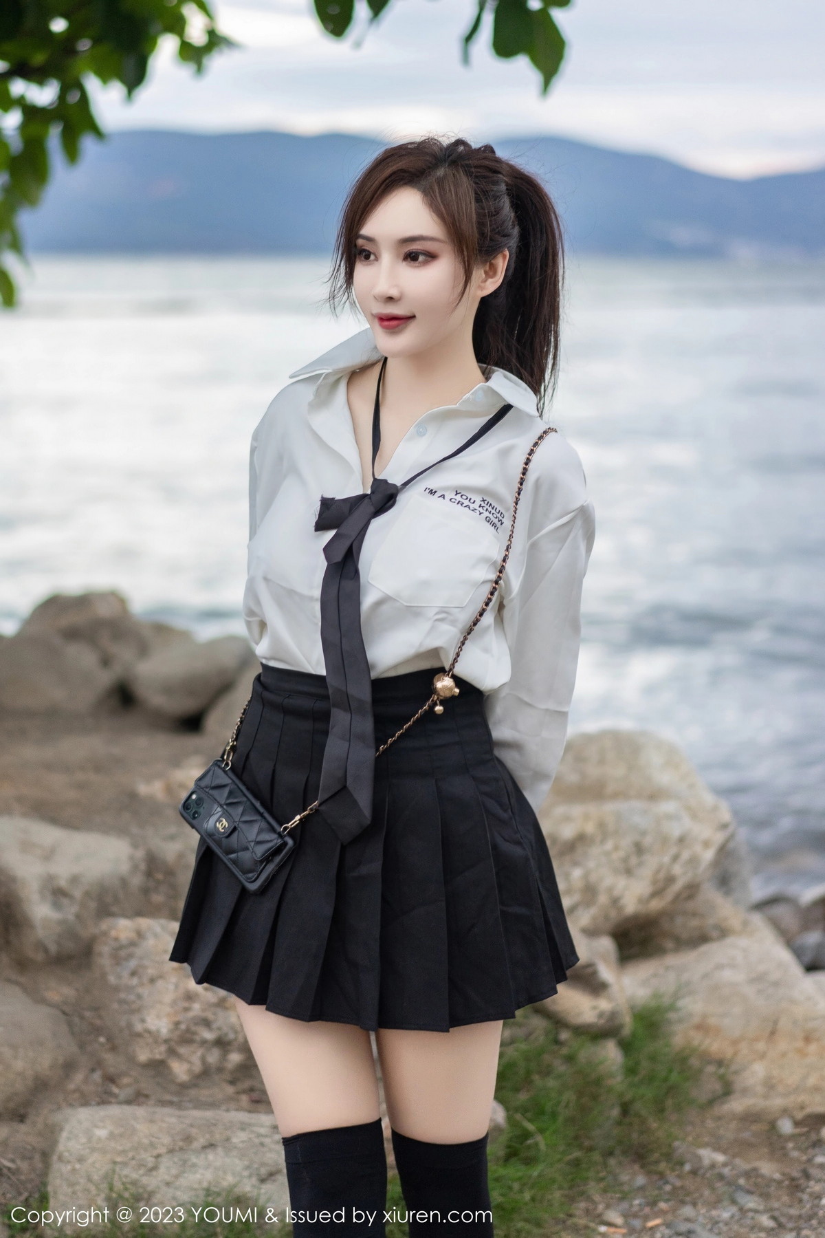 Xgyw.Net_[YouMi尤蜜荟]Vol.903_女神Carol周妍希大理旅拍性感白T配黑短裙秀完美身材迷人写真100P