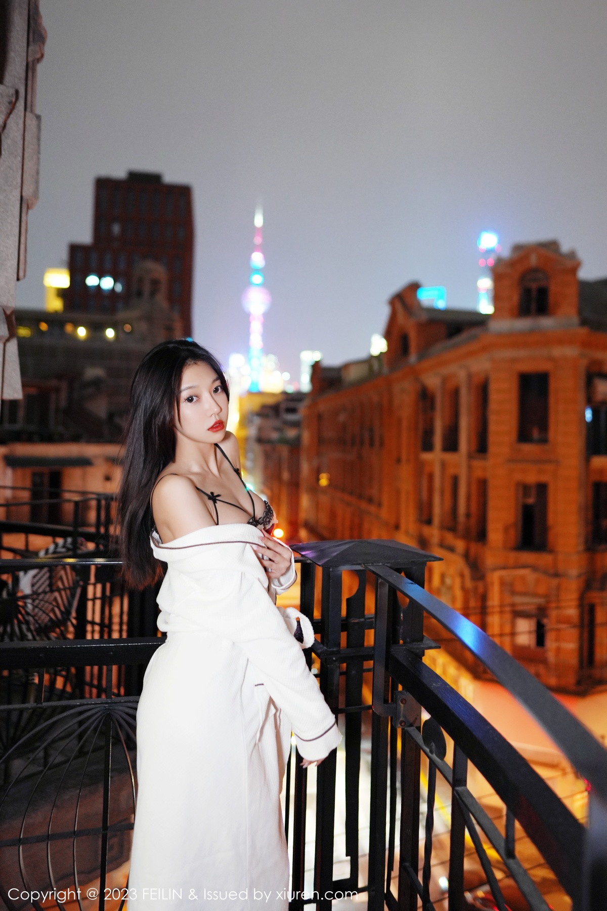 Xgyw.Net_[FeiLin嗲囡囡]VOL.464_女神冯木木LRIS私房脱白色睡袍露黑色内衣配黑丝吊袜诱惑写真89P