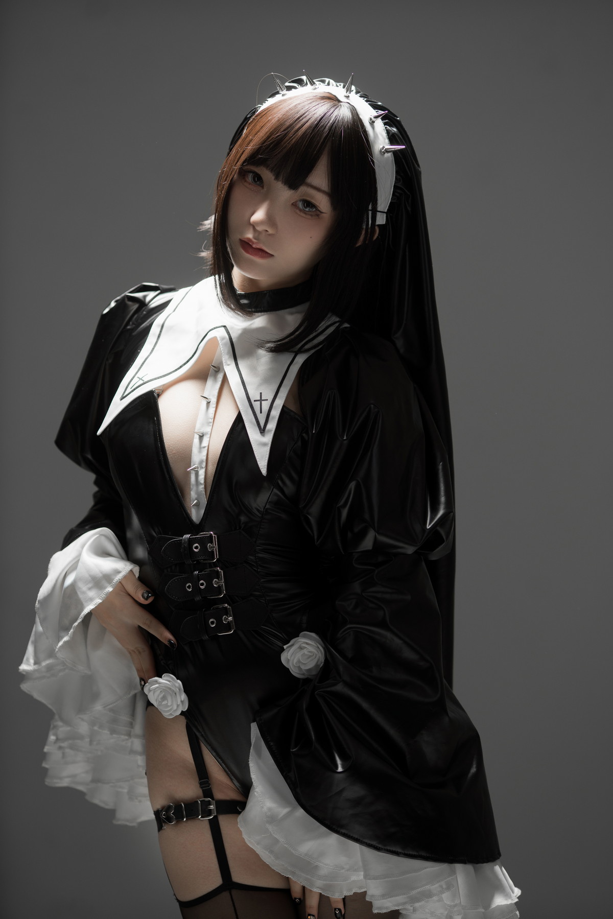Xgyw.Net_网络美女花铃杀戮修女主题性感黑色皮质修女服饰配黑丝吊袜秀美腿诱惑写真89P