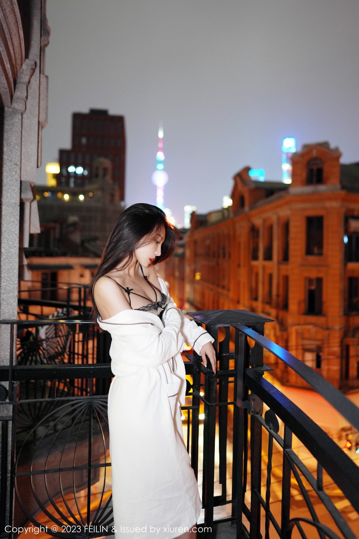 Xgyw.Net_[FeiLin嗲囡囡]VOL.464_女神冯木木LRIS私房脱白色睡袍露黑色内衣配黑丝吊袜诱惑写真89P