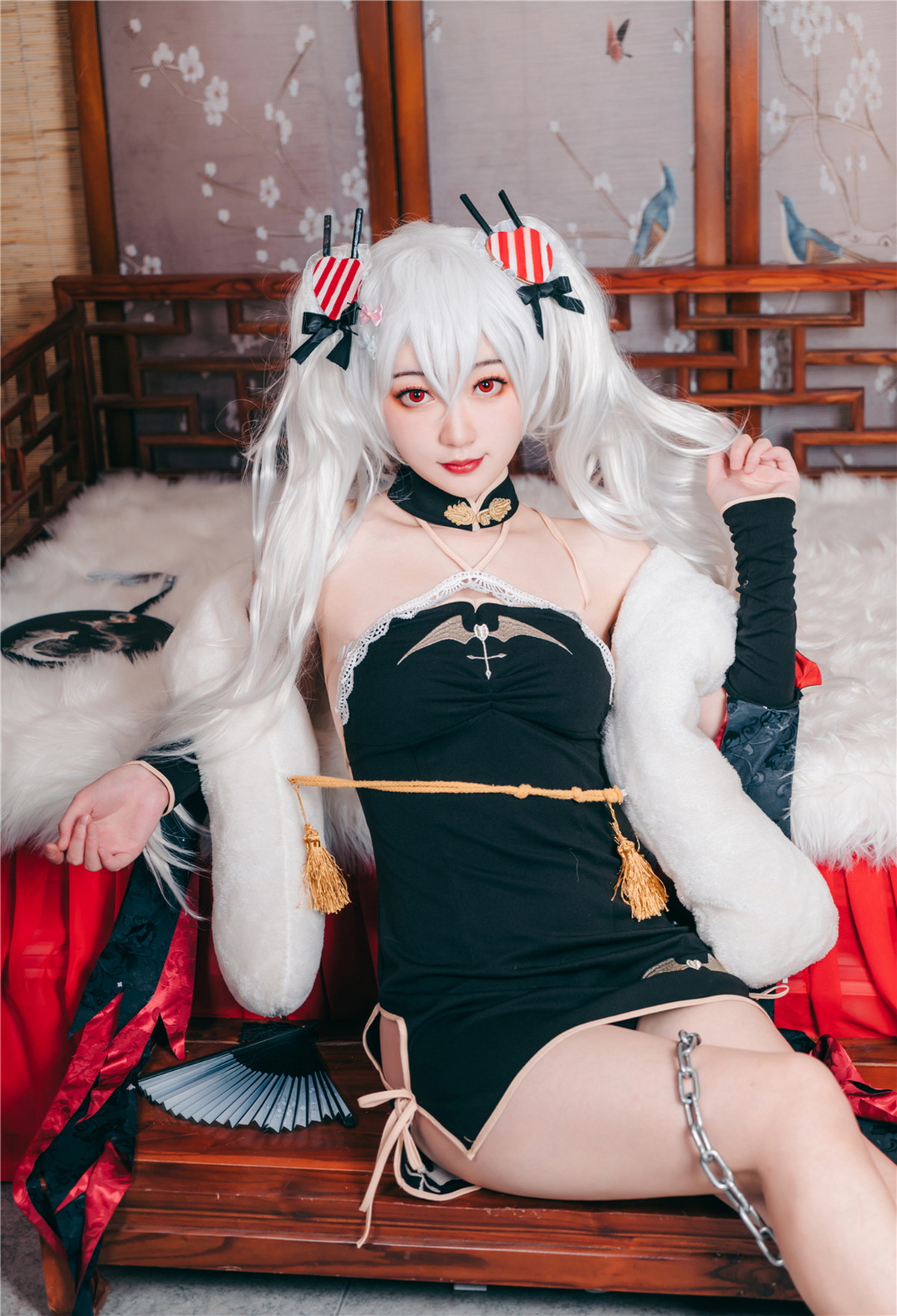 Xgyw.Net_Cosplay美女桃墨公子吸血鬼旗袍主题私房性感低胸高开旗袍秀豪乳翘臀诱惑写真40P