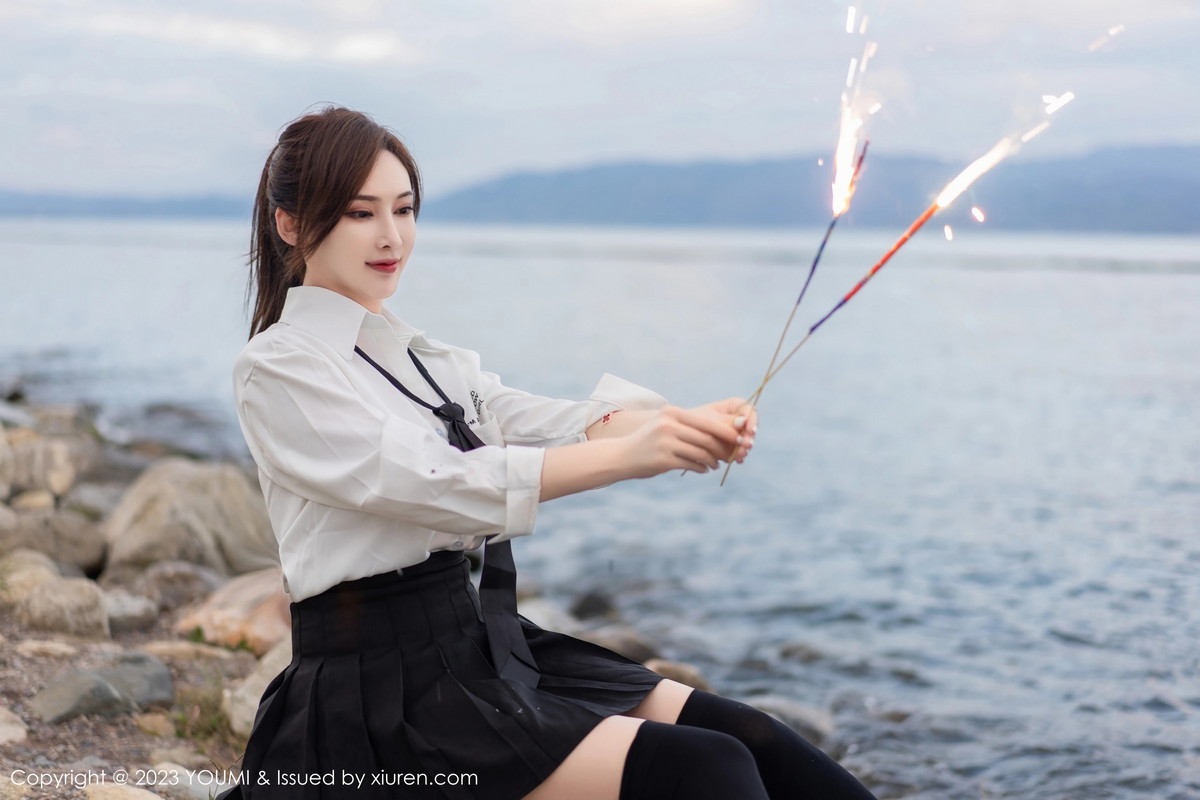 Xgyw.Net_[YouMi尤蜜荟]Vol.903_女神Carol周妍希大理旅拍性感白T配黑短裙秀完美身材迷人写真100P