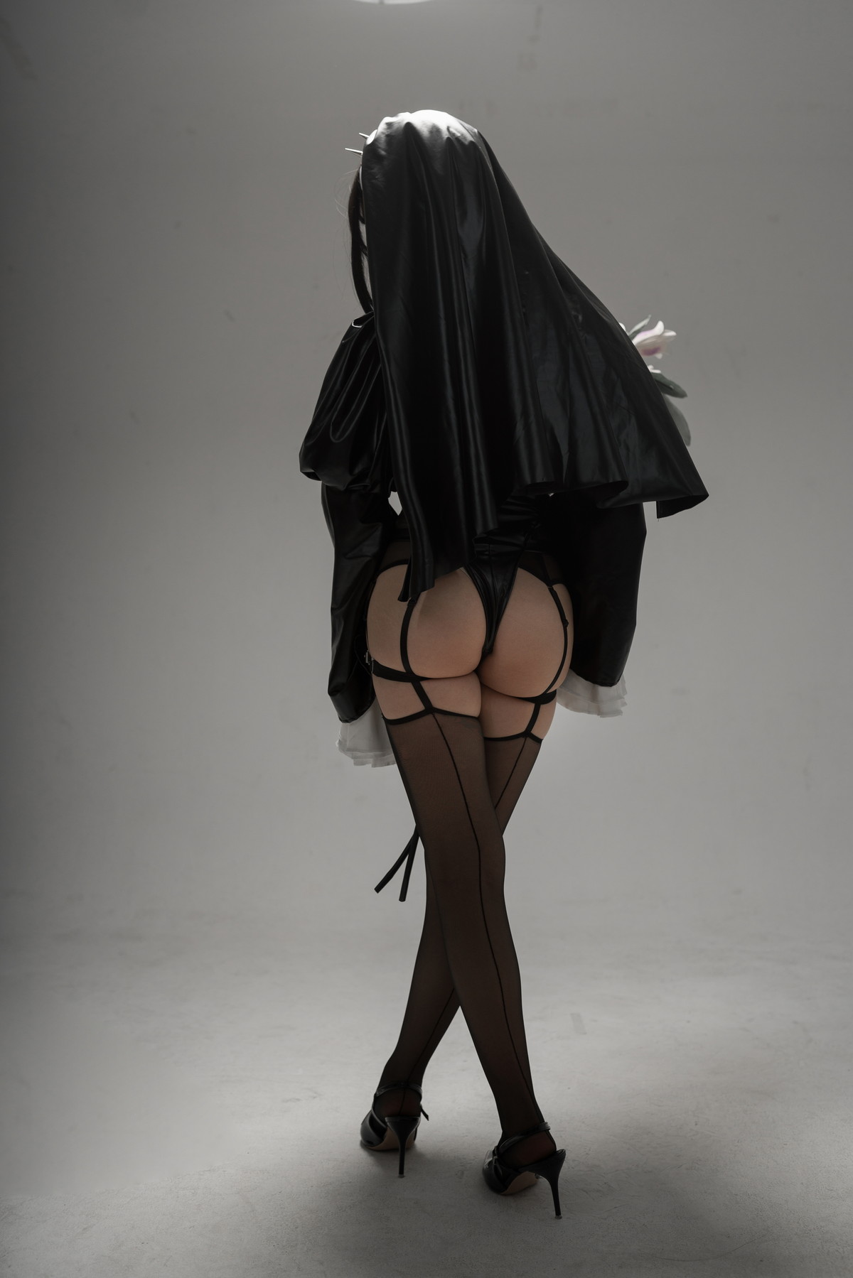 Xgyw.Net_网络美女花铃杀戮修女主题性感黑色皮质修女服饰配黑丝吊袜秀美腿诱惑写真89P