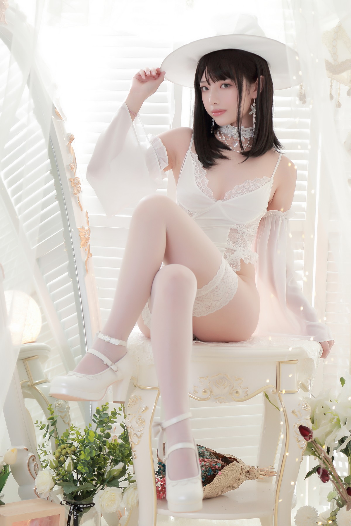 Xgyw.Net_动漫博主雯妹不讲道理白女巫主题性感白色连体蕾丝内衣秀丰满身材诱惑写真34P