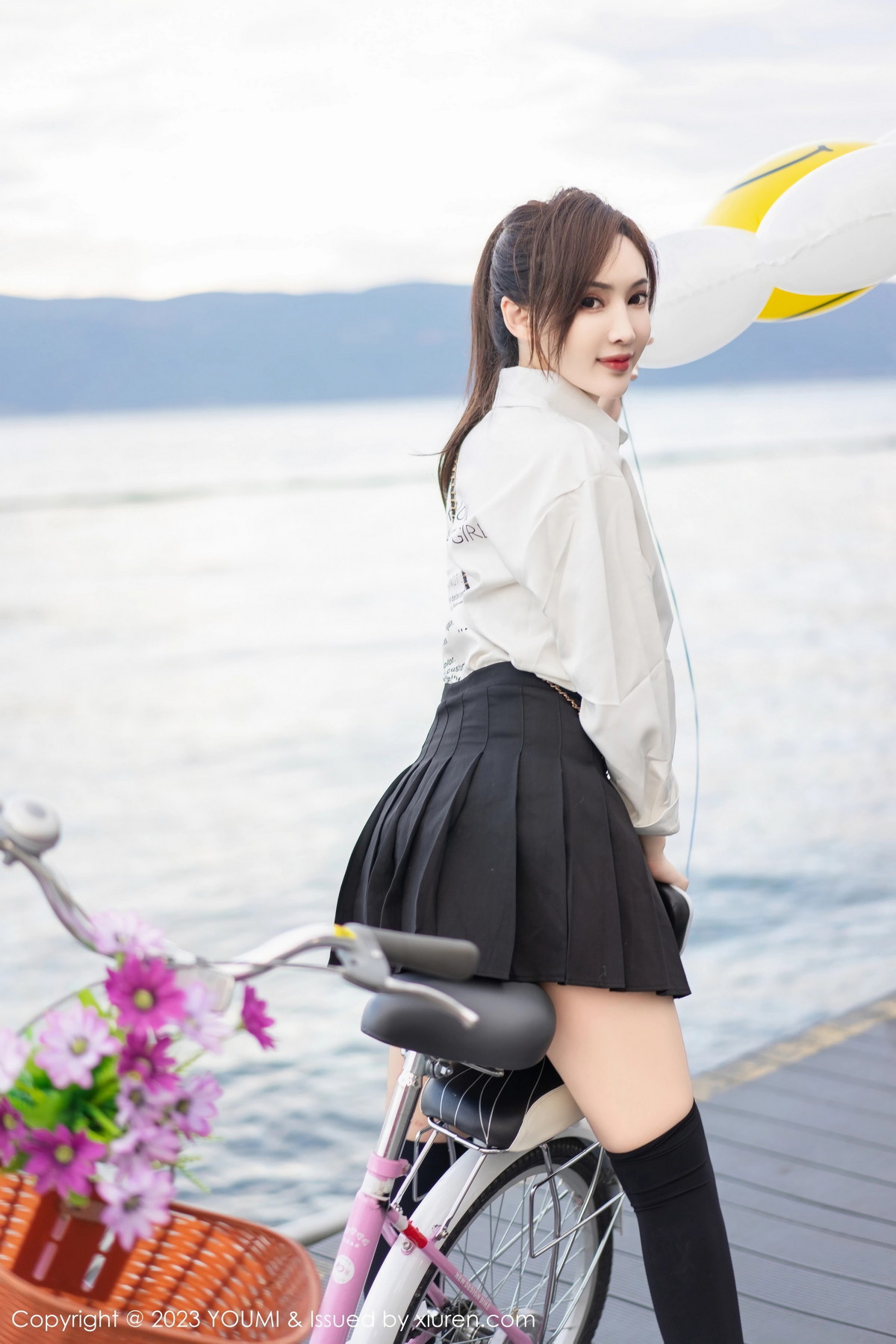 Xgyw.Net_[YouMi尤蜜荟]Vol.903_女神Carol周妍希大理旅拍性感白T配黑短裙秀完美身材迷人写真100P