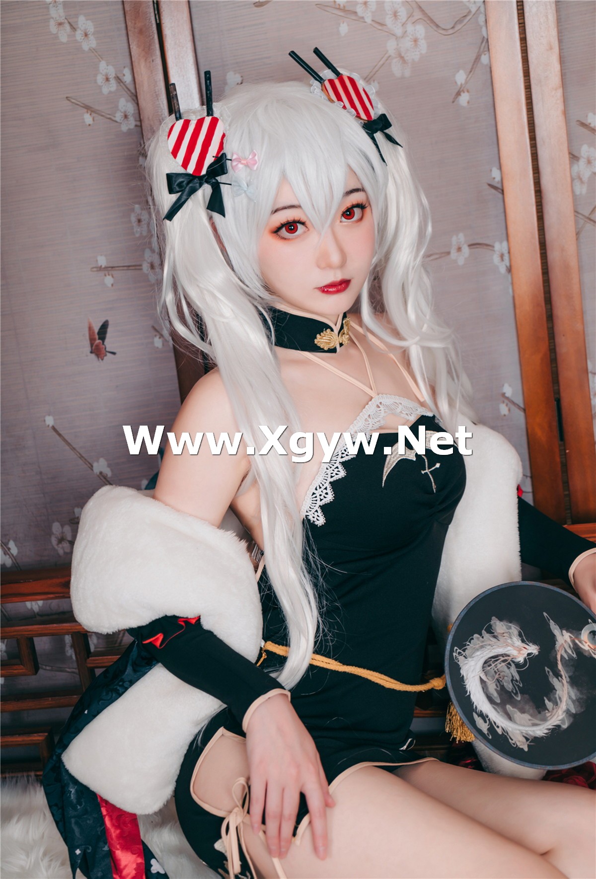 Xgyw.Net_Cosplay美女桃墨公子吸血鬼旗袍主题私房性感低胸高开旗袍秀豪乳翘臀诱惑写真40P