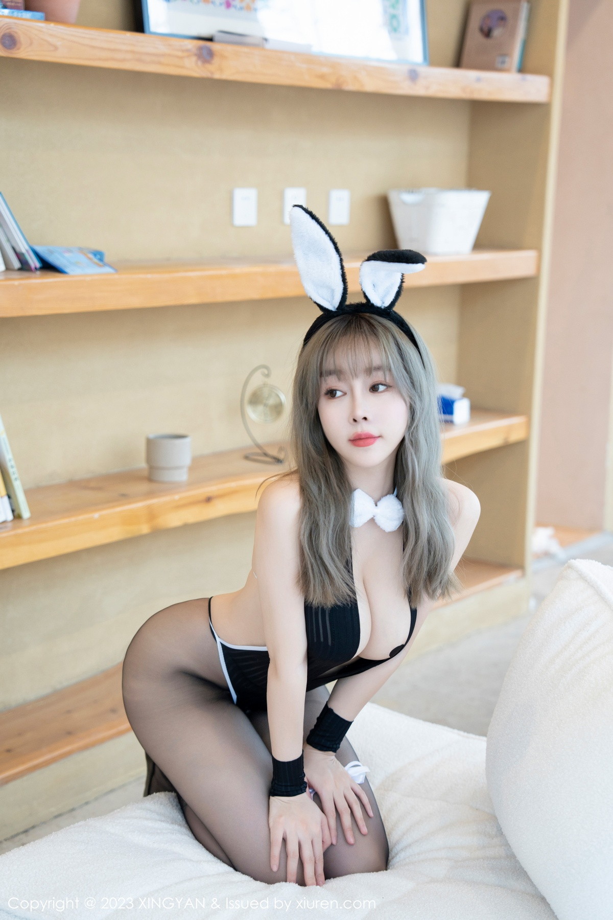 Xgyw.Net_[XINGYAN星颜社]VOL.173_女神王雨纯性感兔女郎开胸服饰配魅惑黑丝秀完美身材诱惑写真80P