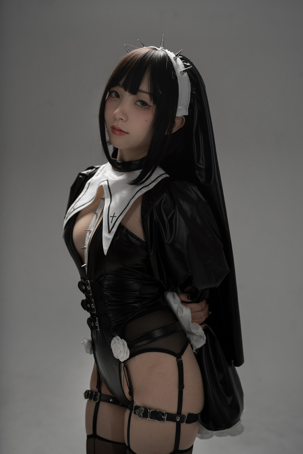 Xgyw.Net_网络美女花铃杀戮修女主题性感黑色皮质修女服饰配黑丝吊袜秀美腿诱惑写真89P