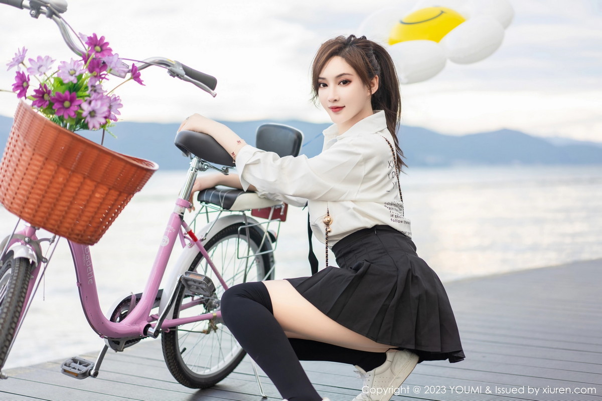 Xgyw.Net_[YouMi尤蜜荟]Vol.903_女神Carol周妍希大理旅拍性感白T配黑短裙秀完美身材迷人写真100P
