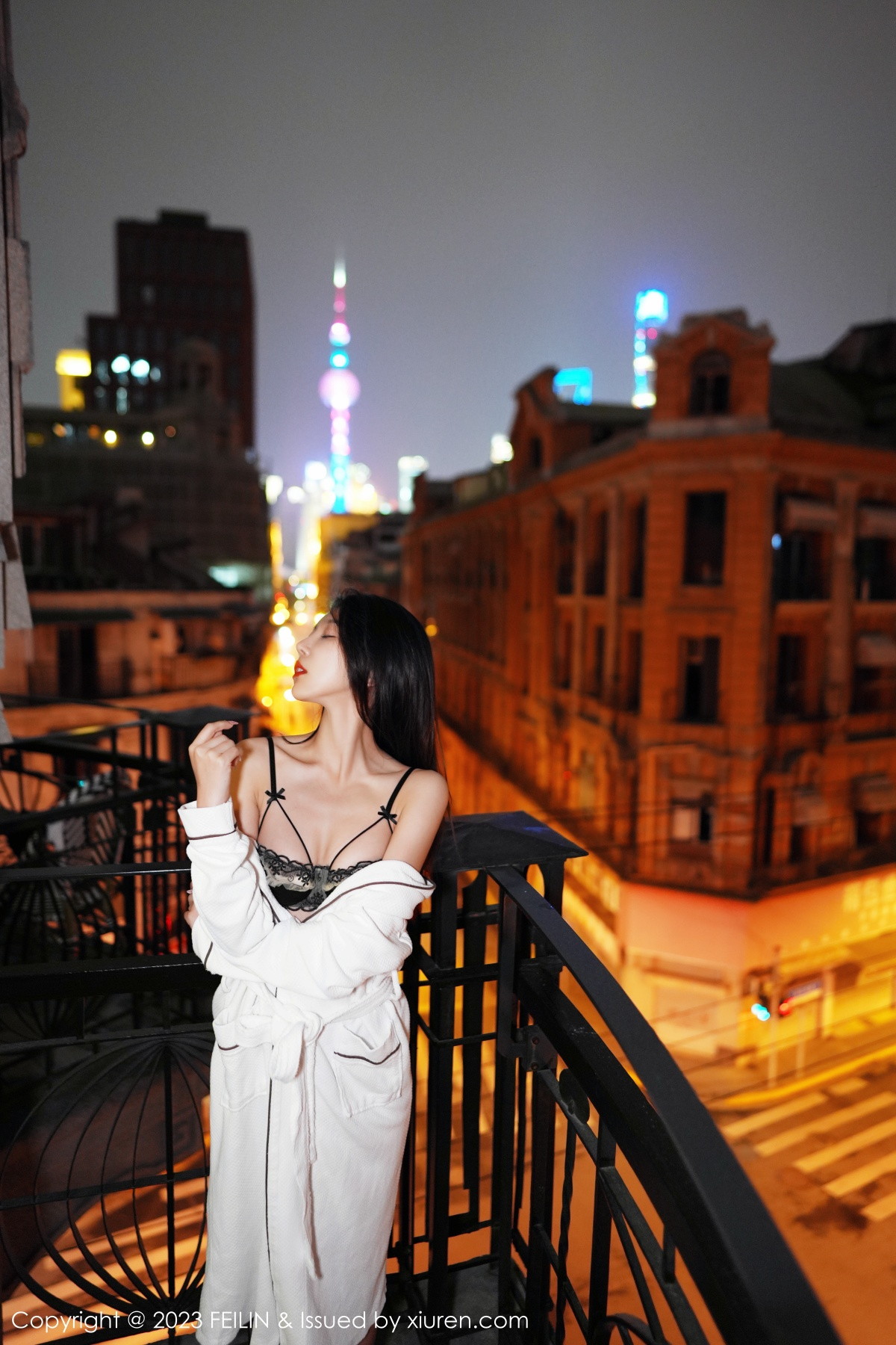 Xgyw.Net_[FeiLin嗲囡囡]VOL.464_女神冯木木LRIS私房脱白色睡袍露黑色内衣配黑丝吊袜诱惑写真89P