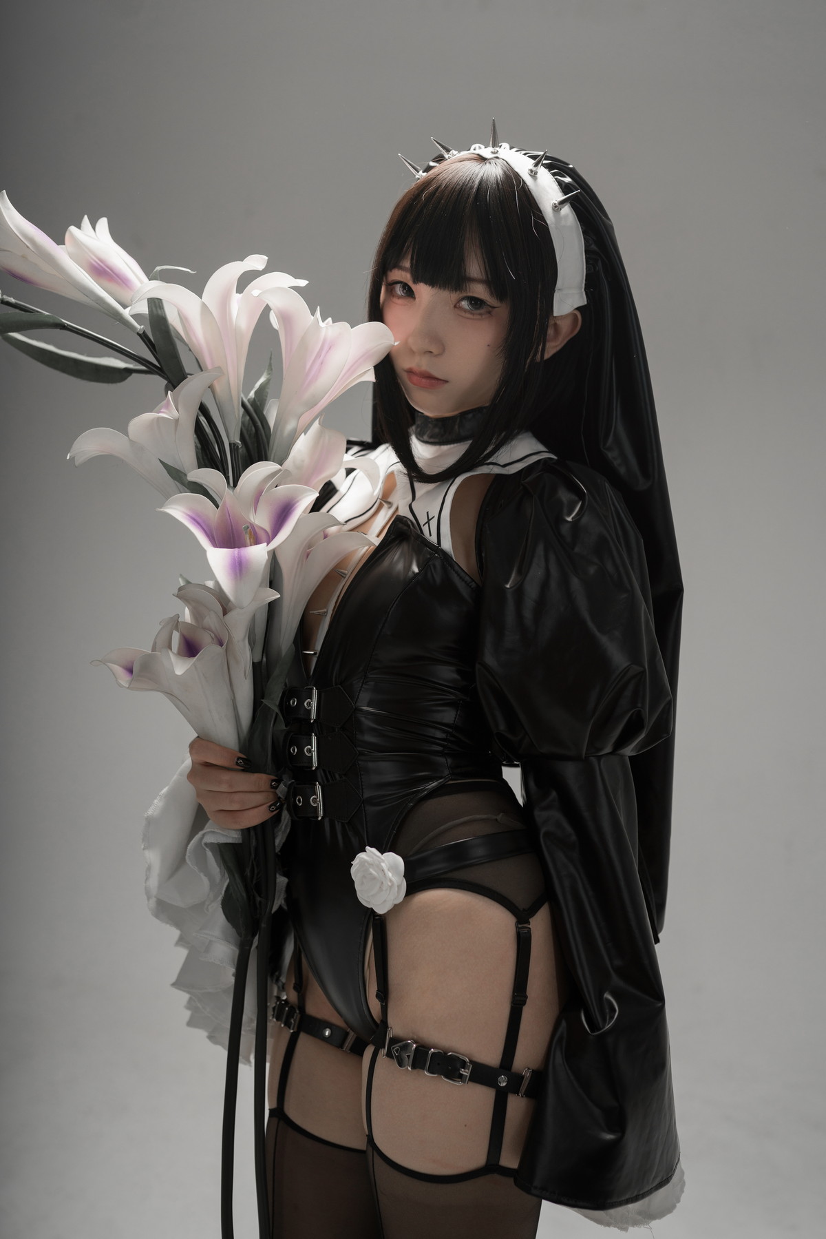 Xgyw.Net_网络美女花铃杀戮修女主题性感黑色皮质修女服饰配黑丝吊袜秀美腿诱惑写真89P