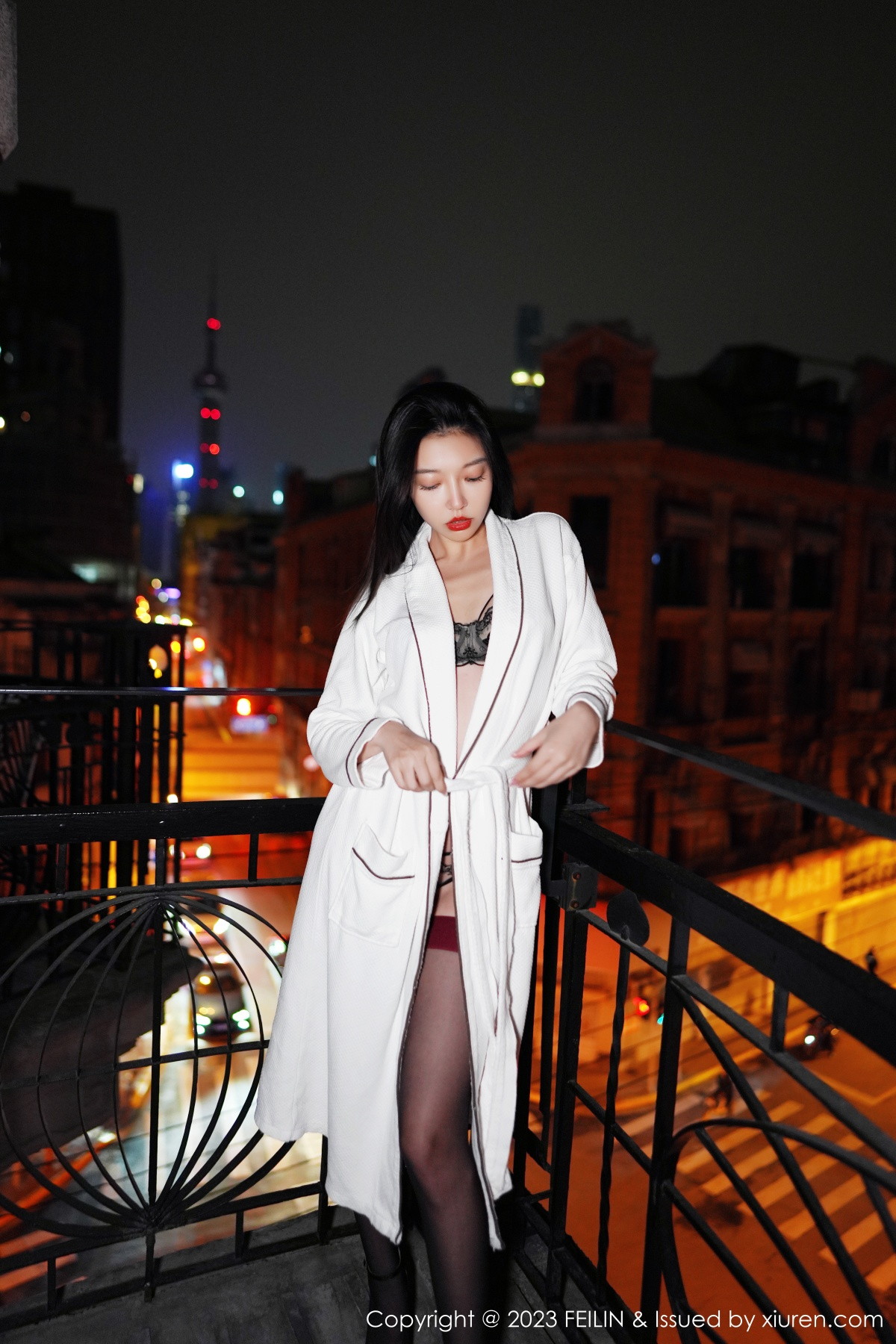 Xgyw.Net_[FeiLin嗲囡囡]VOL.464_女神冯木木LRIS私房脱白色睡袍露黑色内衣配黑丝吊袜诱惑写真89P