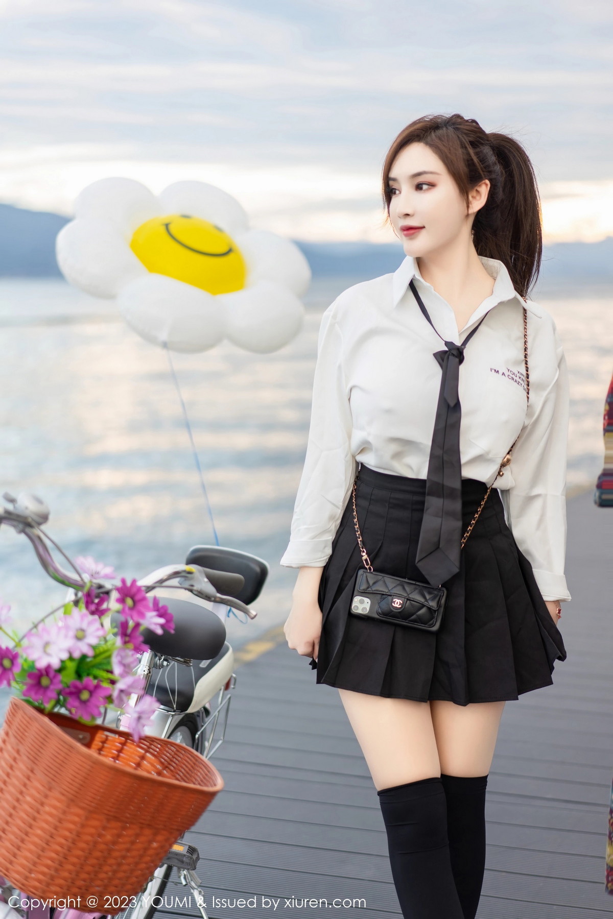 Xgyw.Net_[YouMi尤蜜荟]Vol.903_女神Carol周妍希大理旅拍性感白T配黑短裙秀完美身材迷人写真100P