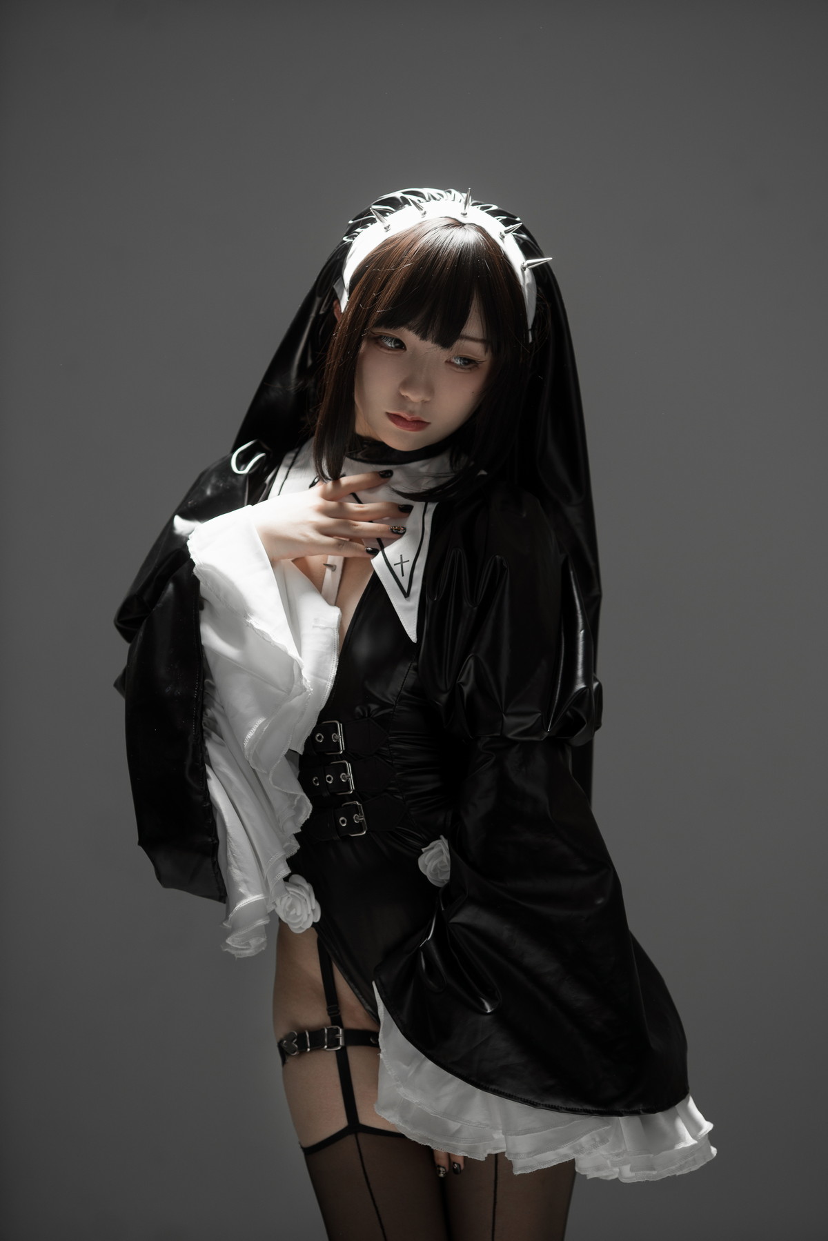 Xgyw.Net_网络美女花铃杀戮修女主题性感黑色皮质修女服饰配黑丝吊袜秀美腿诱惑写真89P