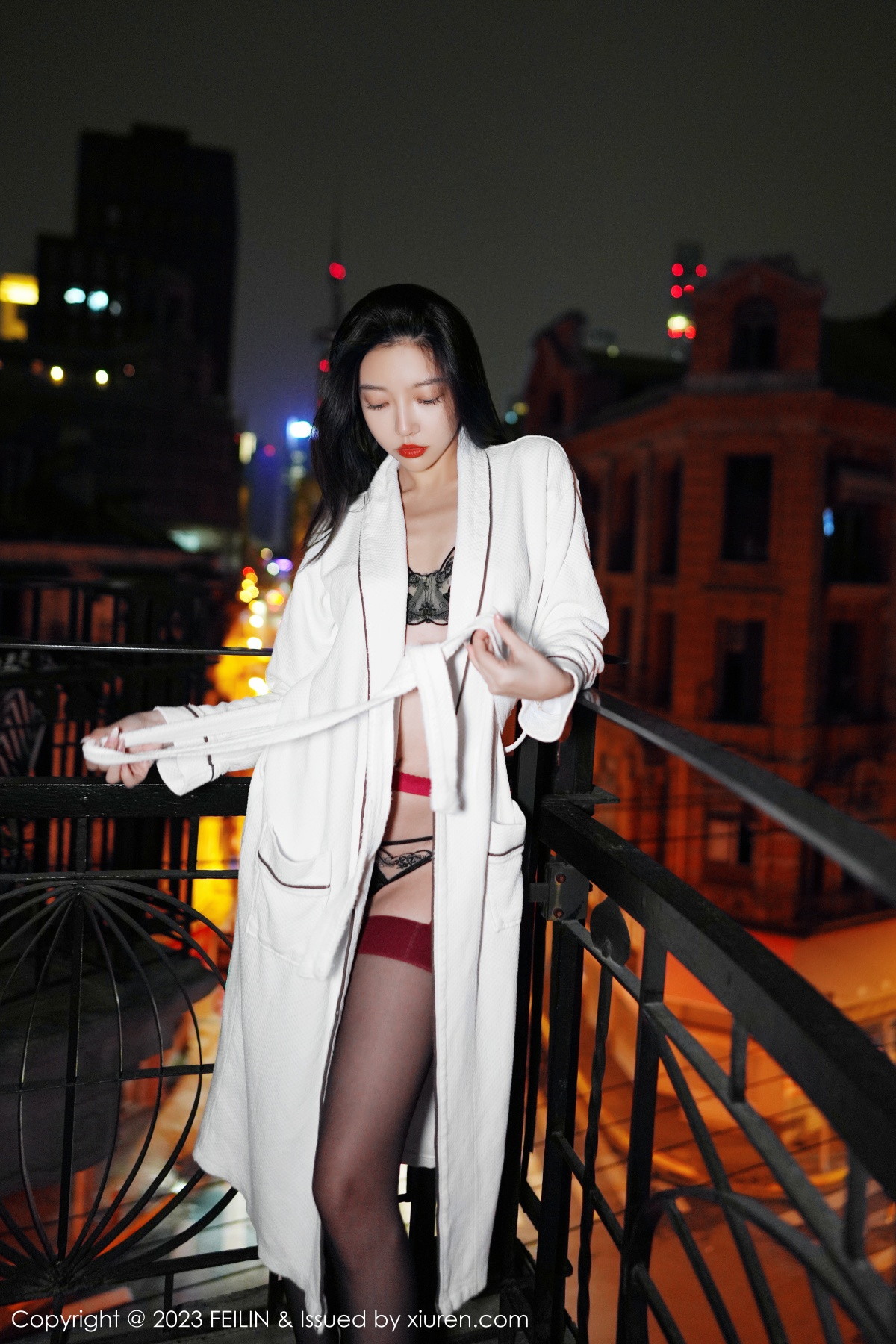 Xgyw.Net_[FeiLin嗲囡囡]VOL.464_女神冯木木LRIS私房脱白色睡袍露黑色内衣配黑丝吊袜诱惑写真89P