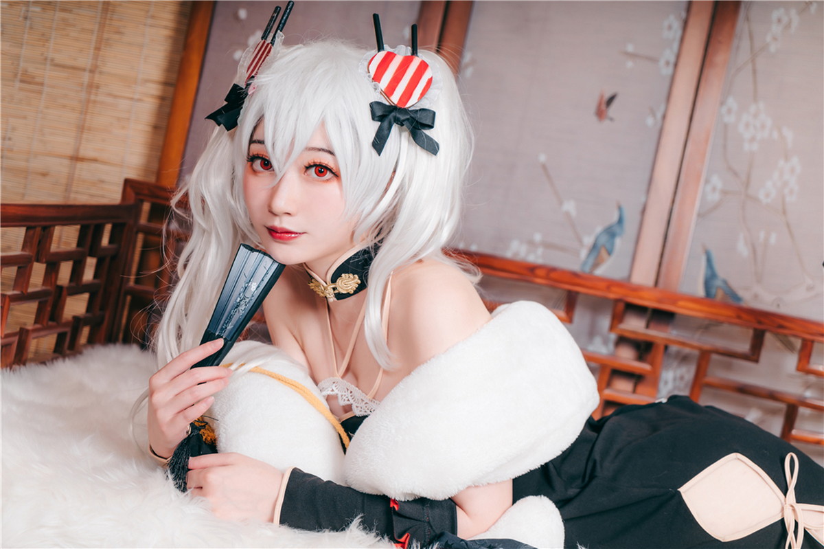 Xgyw.Net_Cosplay美女桃墨公子吸血鬼旗袍主题私房性感低胸高开旗袍秀豪乳翘臀诱惑写真40P