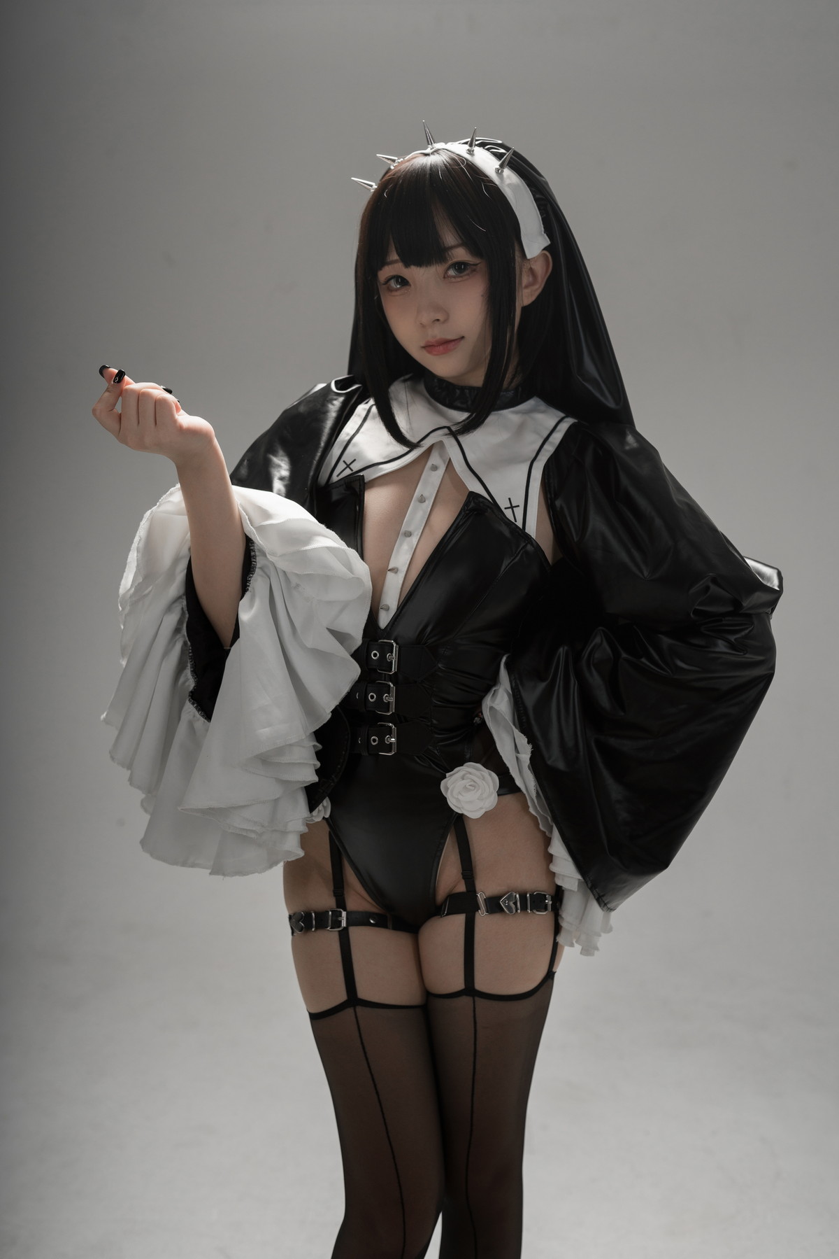 Xgyw.Net_网络美女花铃杀戮修女主题性感黑色皮质修女服饰配黑丝吊袜秀美腿诱惑写真89P