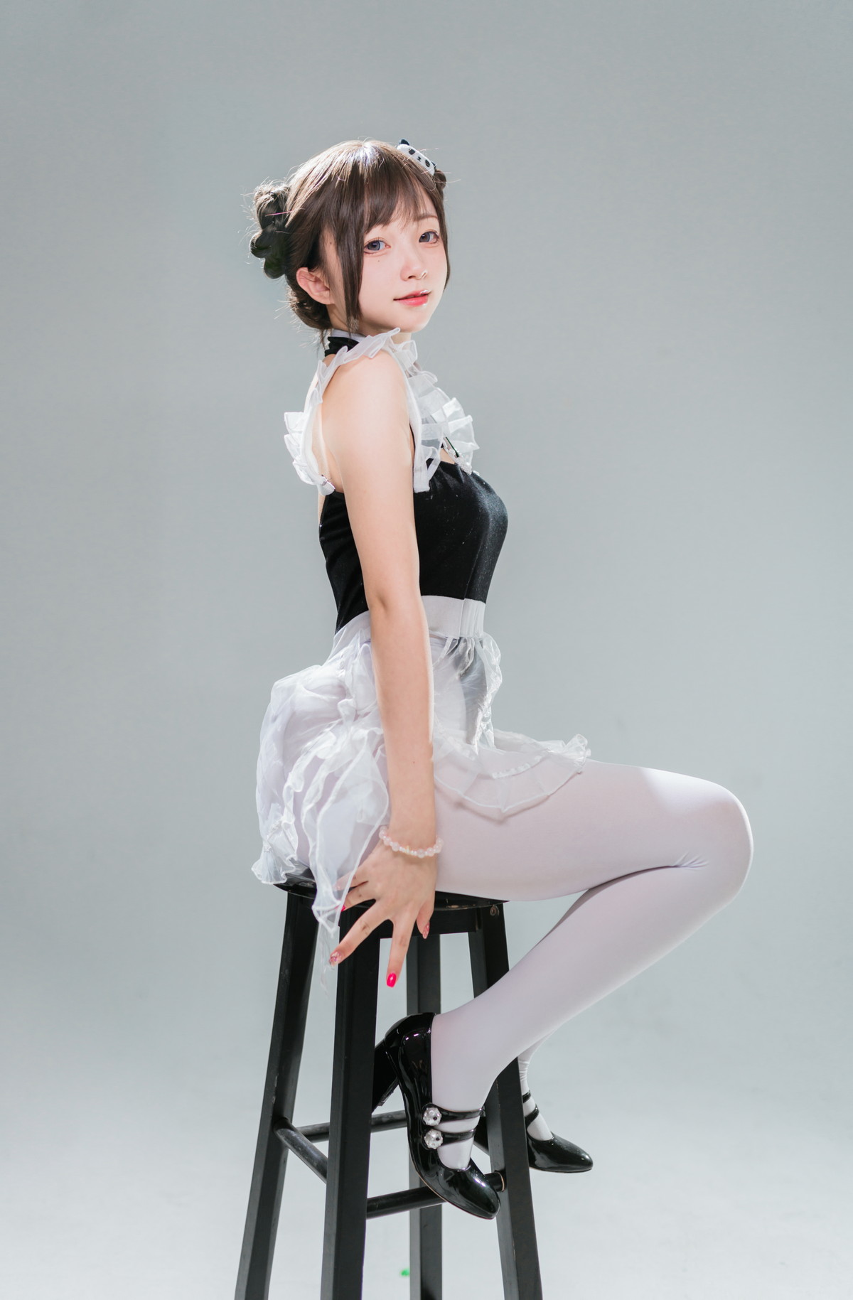 Xgyw.Net_网络美女花铃高叉小熊猫主题私房性感黑色高叉连体衣配白丝裤袜迷人诱惑写真85P