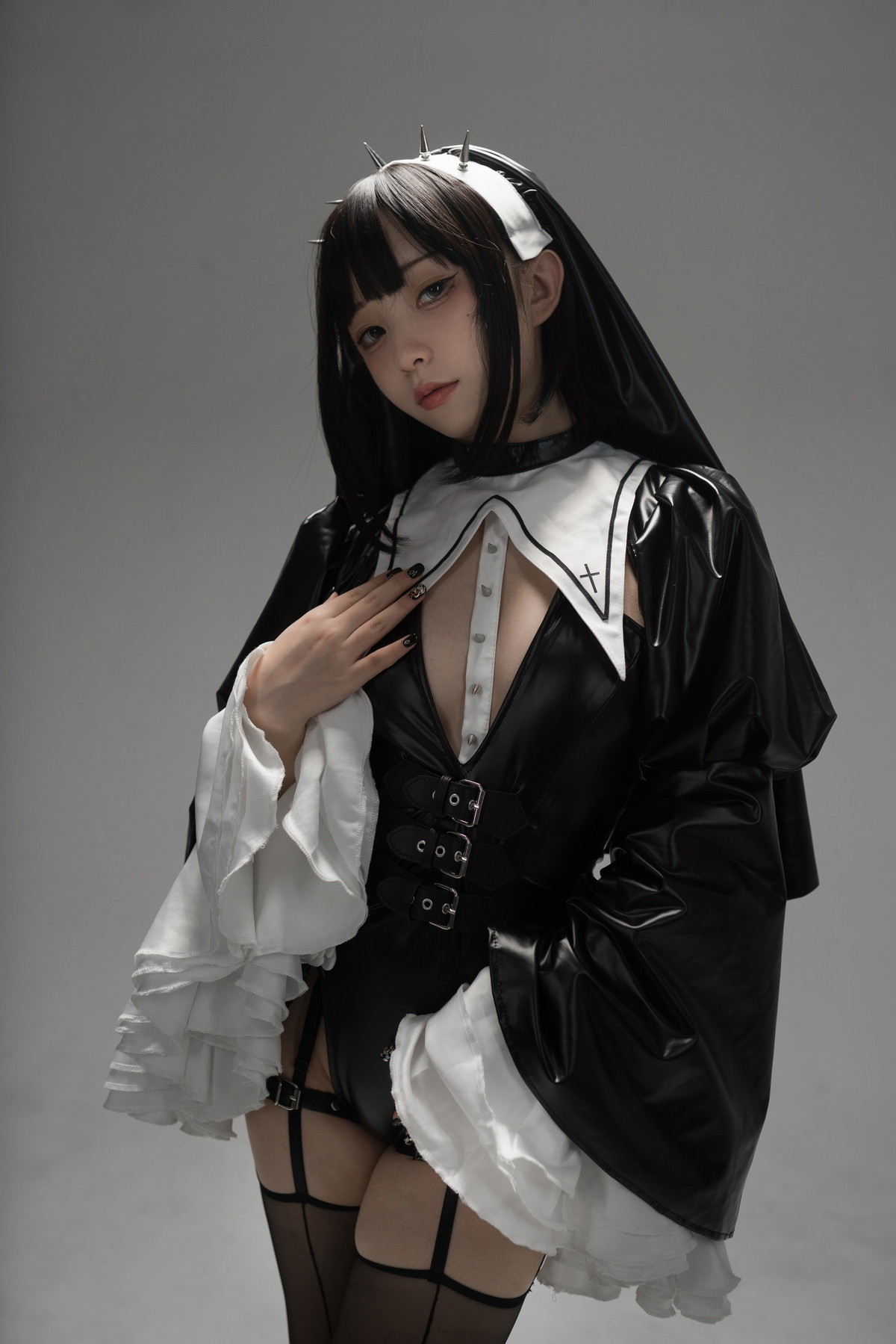 Xgyw.Net_网络美女花铃杀戮修女主题性感黑色皮质修女服饰配黑丝吊袜秀美腿诱惑写真89P