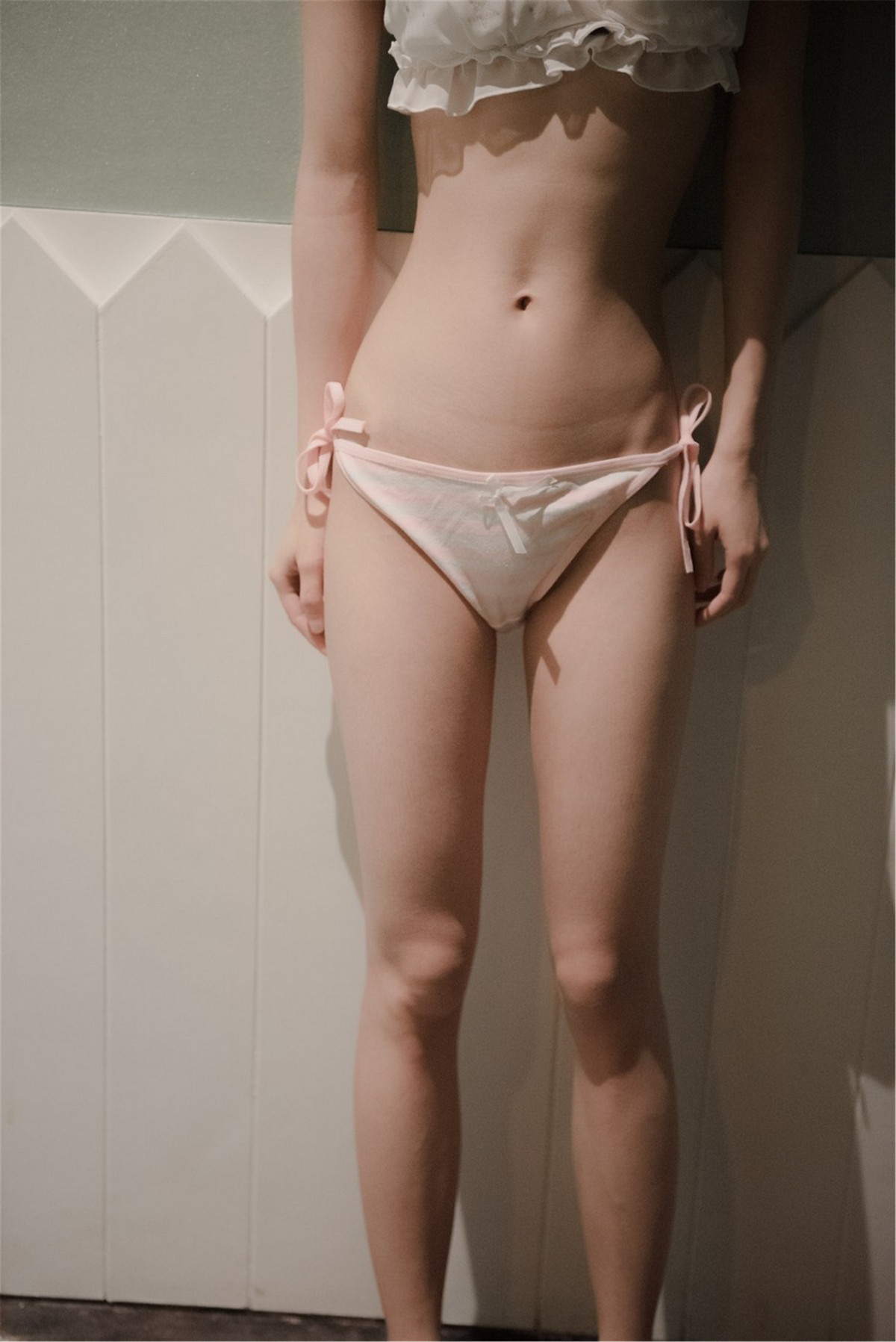 Xgyw.Net_网络美女萌量守恒大学生主题私房不露脸系列性感粉色内衣秀曼妙身姿迷人写真27P